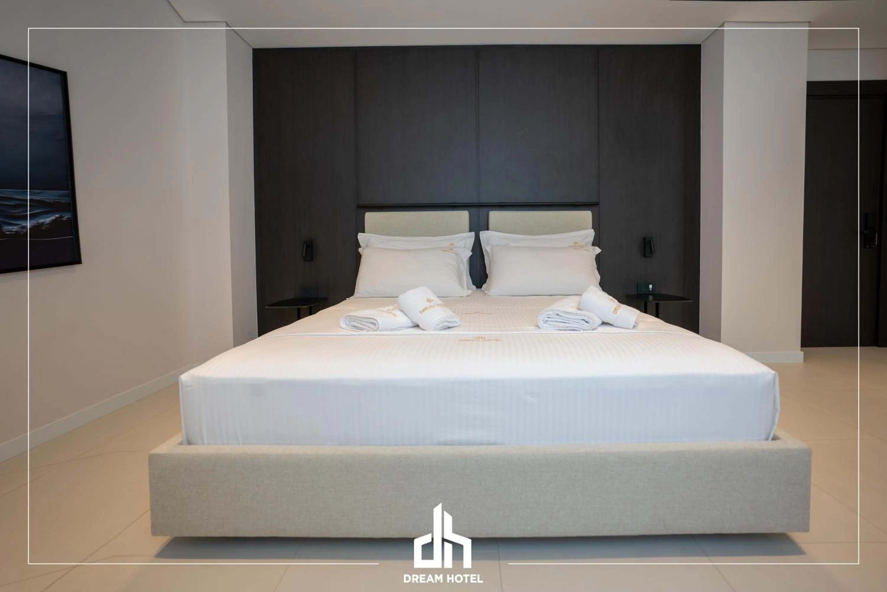 Bed in DREAM HOTEL SARANDA