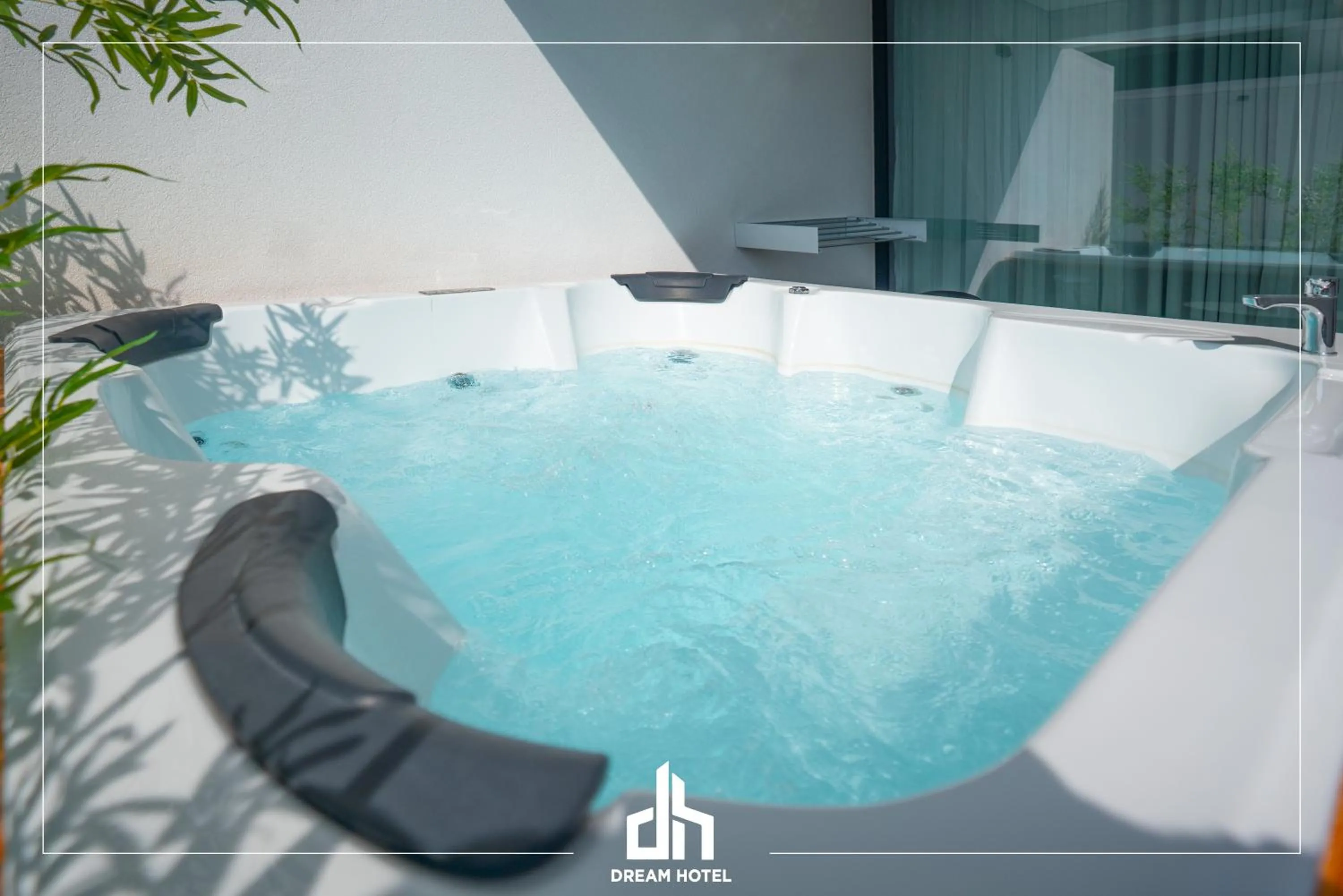 Hot Tub in DREAM HOTEL SARANDA