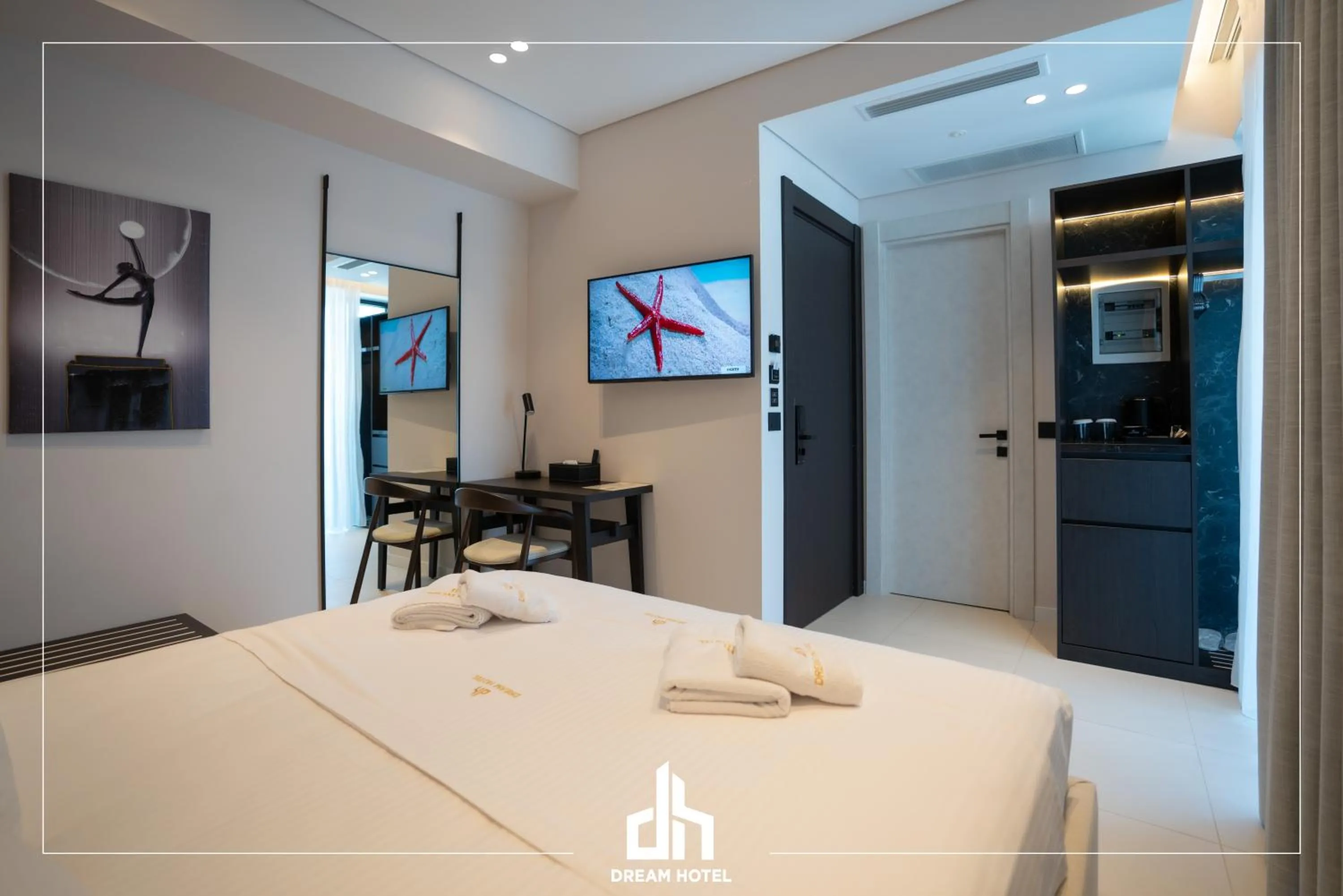 Bedroom, Bed in DREAM HOTEL SARANDA