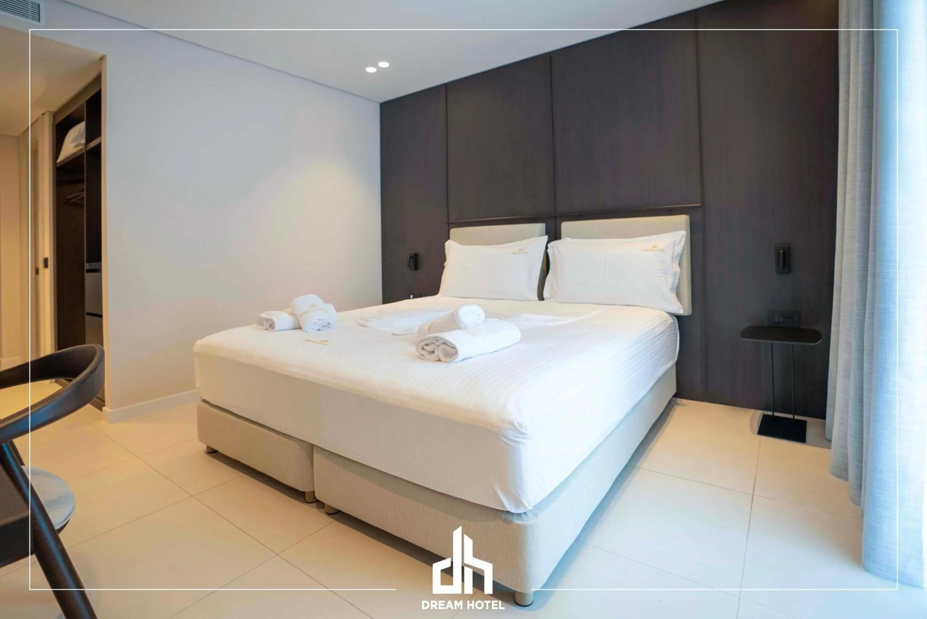 Bed in DREAM HOTEL SARANDA