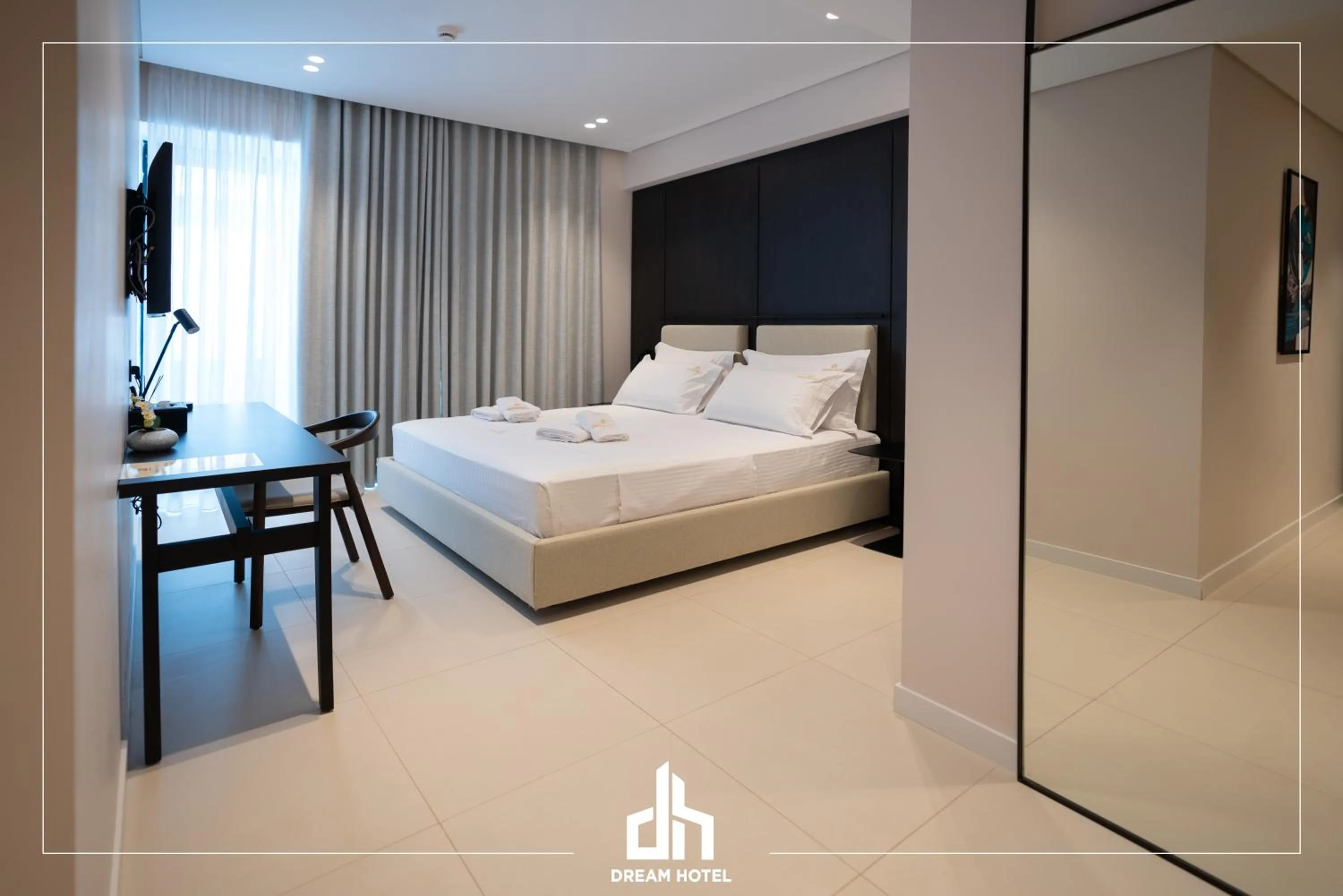 Bed in DREAM HOTEL SARANDA