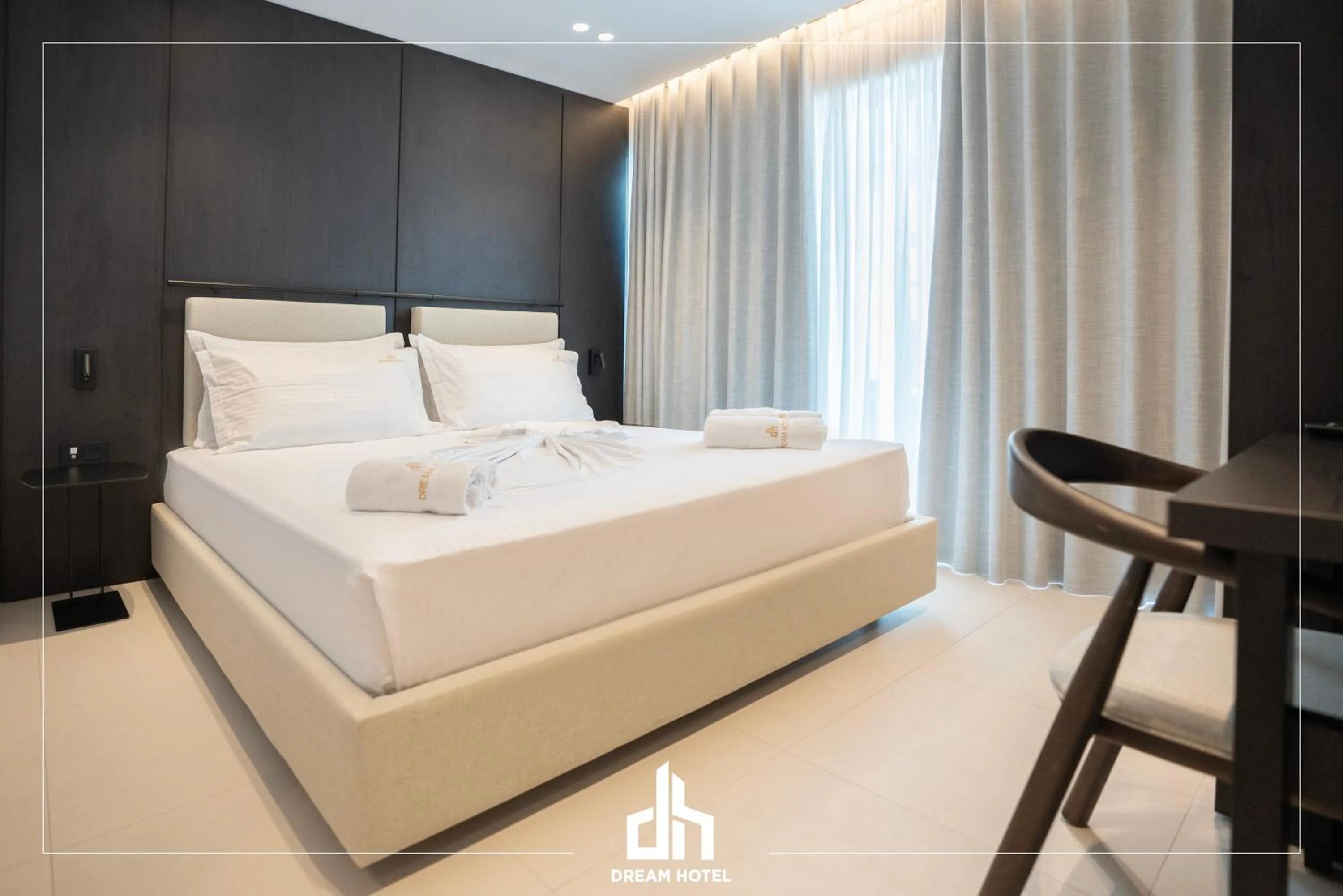 Bed in DREAM HOTEL SARANDA