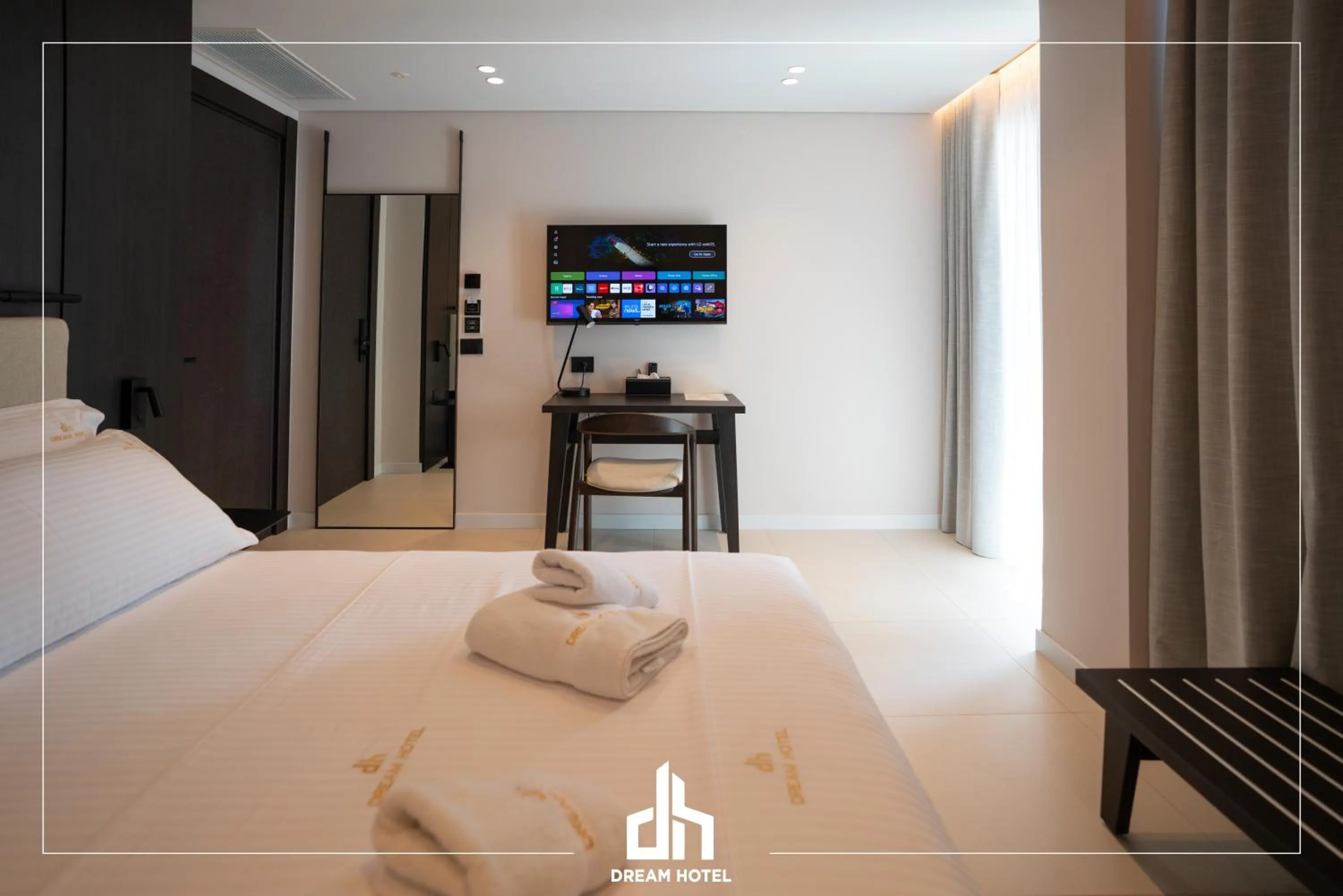 Bedroom, Bed in DREAM HOTEL SARANDA