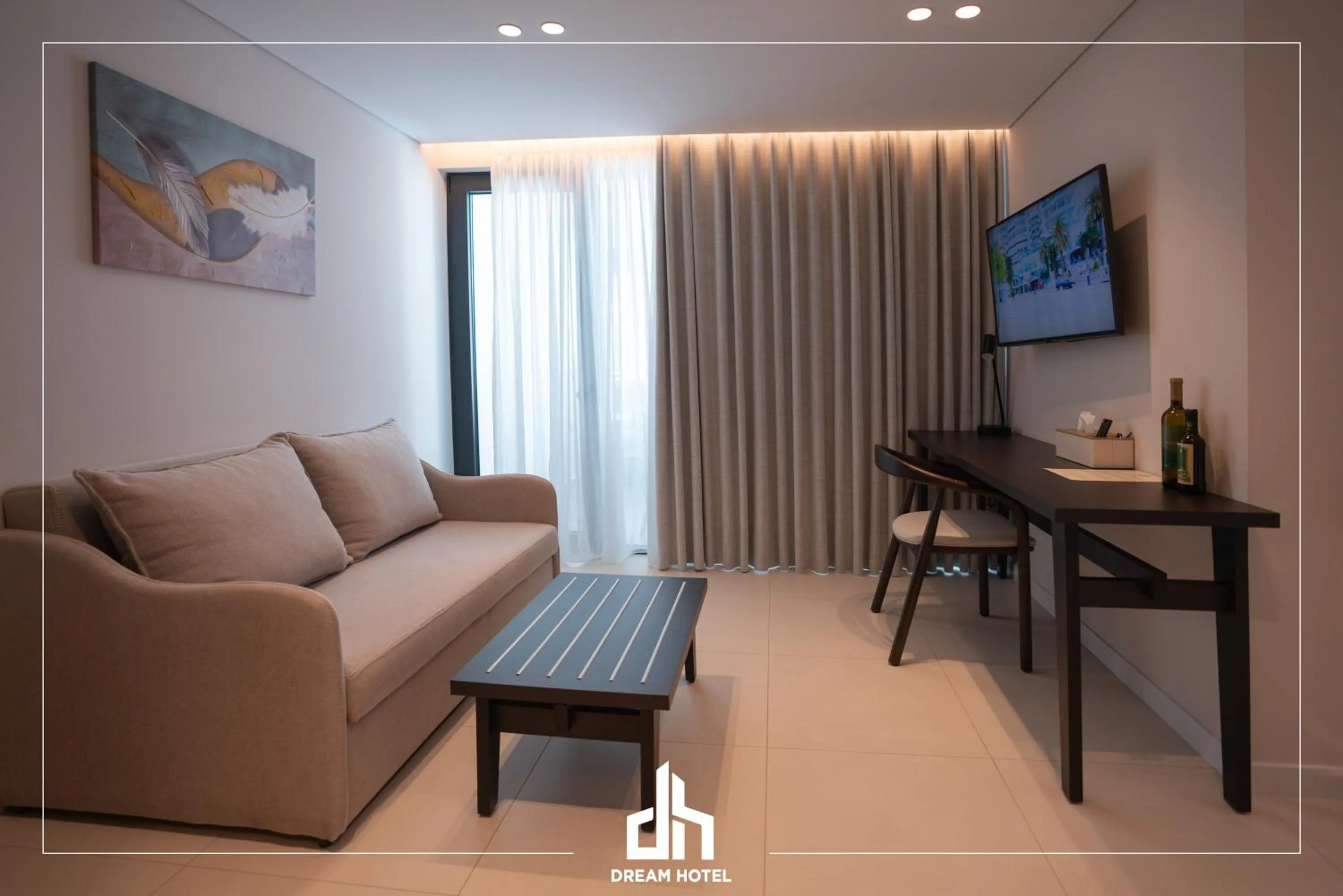 Communal lounge/ TV room in DREAM HOTEL SARANDA