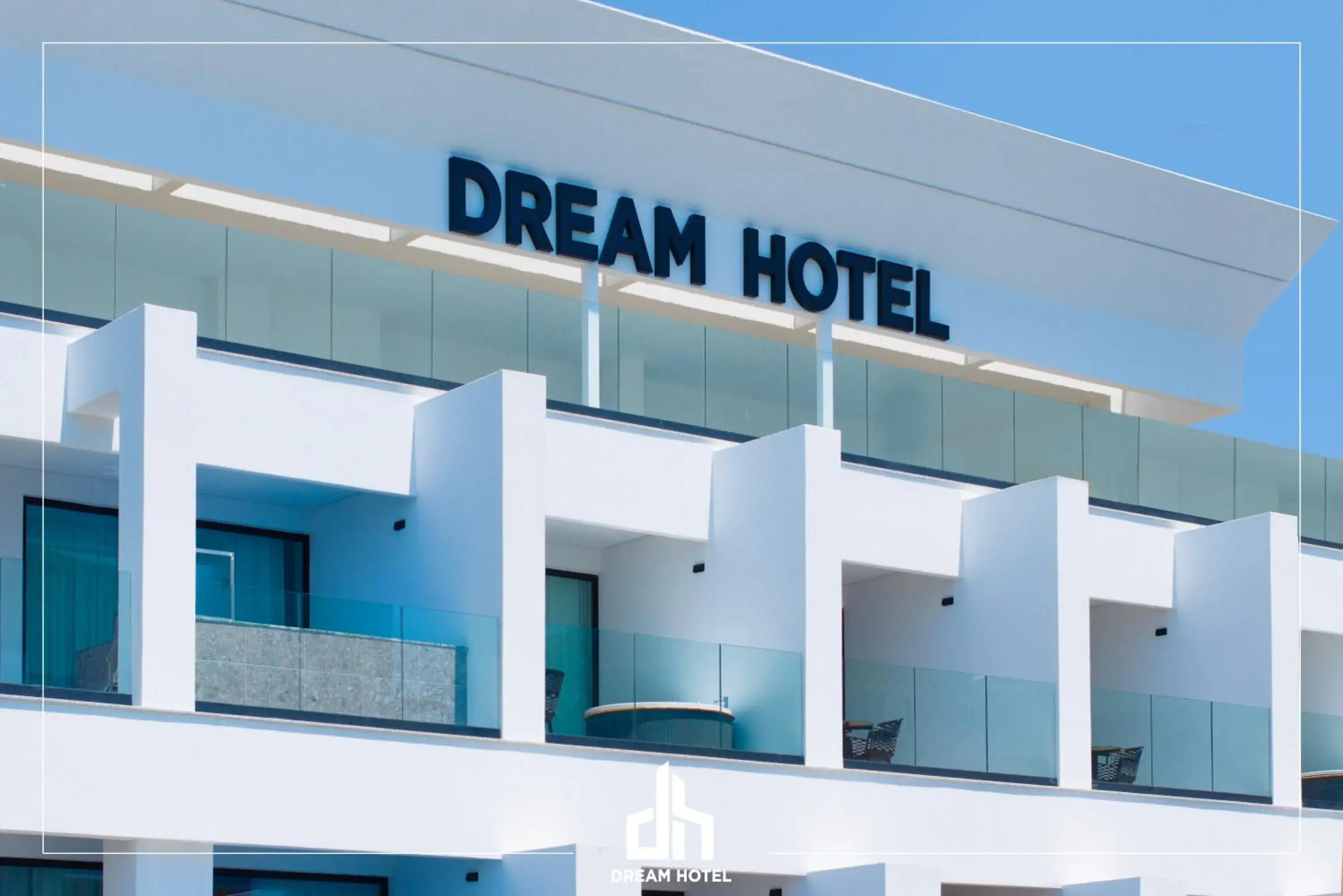 Suite with Swimming Pool in DREAM HOTEL SARANDA Suite with Swimming Pool in DREAM HOTEL SARANDA
