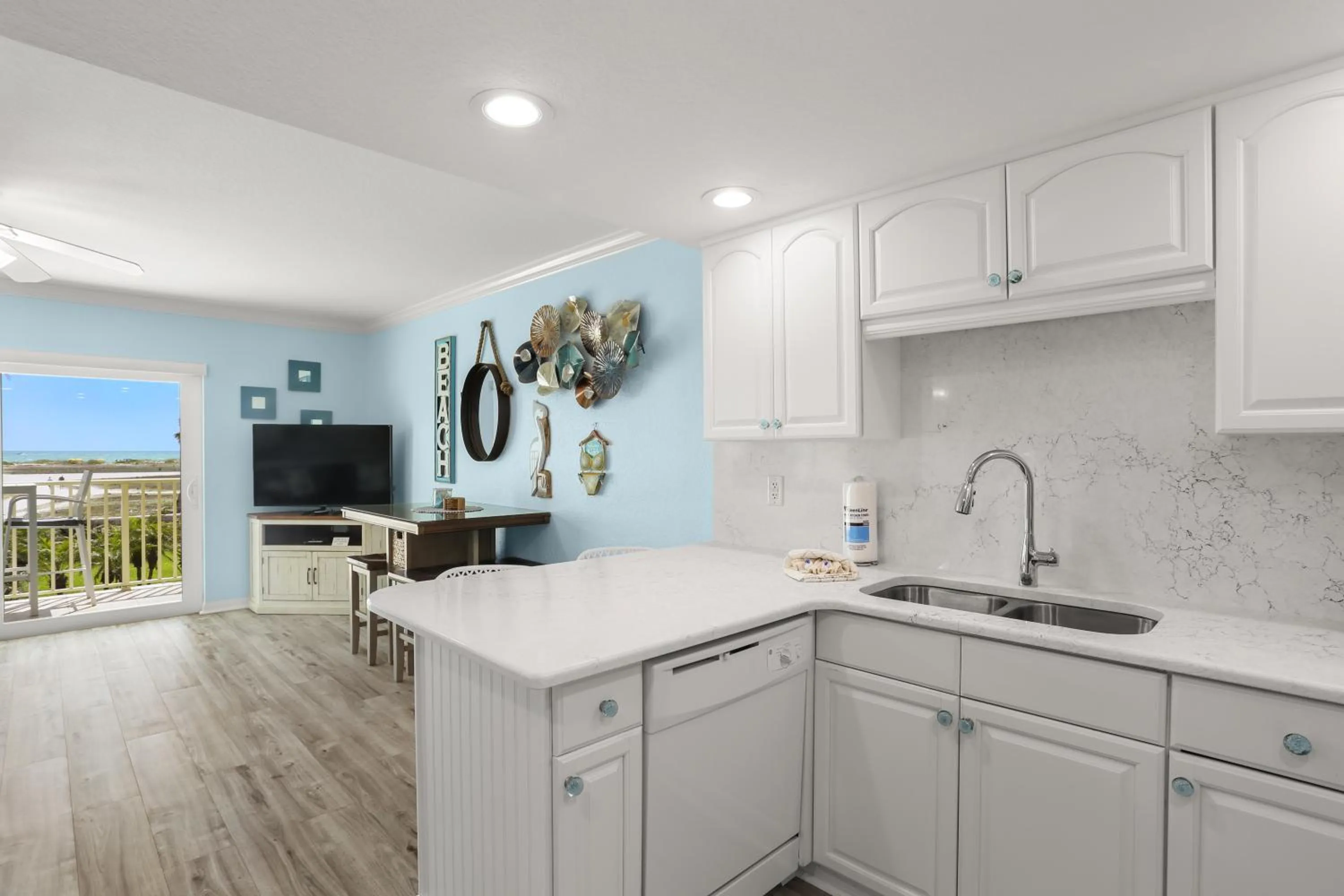 South Beach Condo Hotel by Travel Resort Services, Inc.