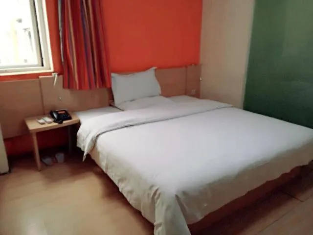 Bedroom, Bed in 7Days Inn Xi'an Northwest University North Gate