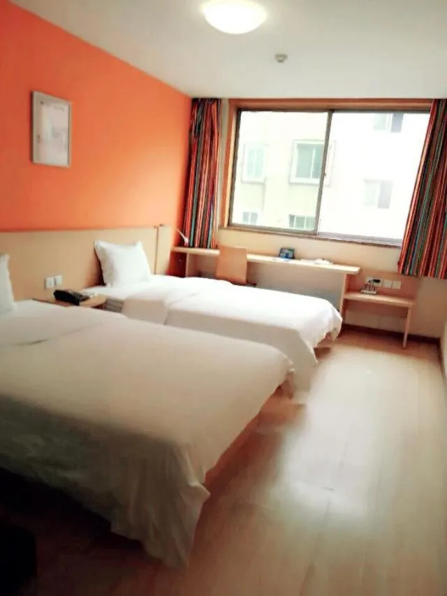 Bedroom, Bed in 7Days Inn Xi'an Northwest University North Gate