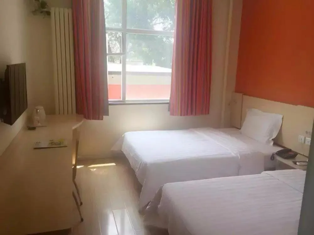 Bed in 7Days Inn Beijing Huairou