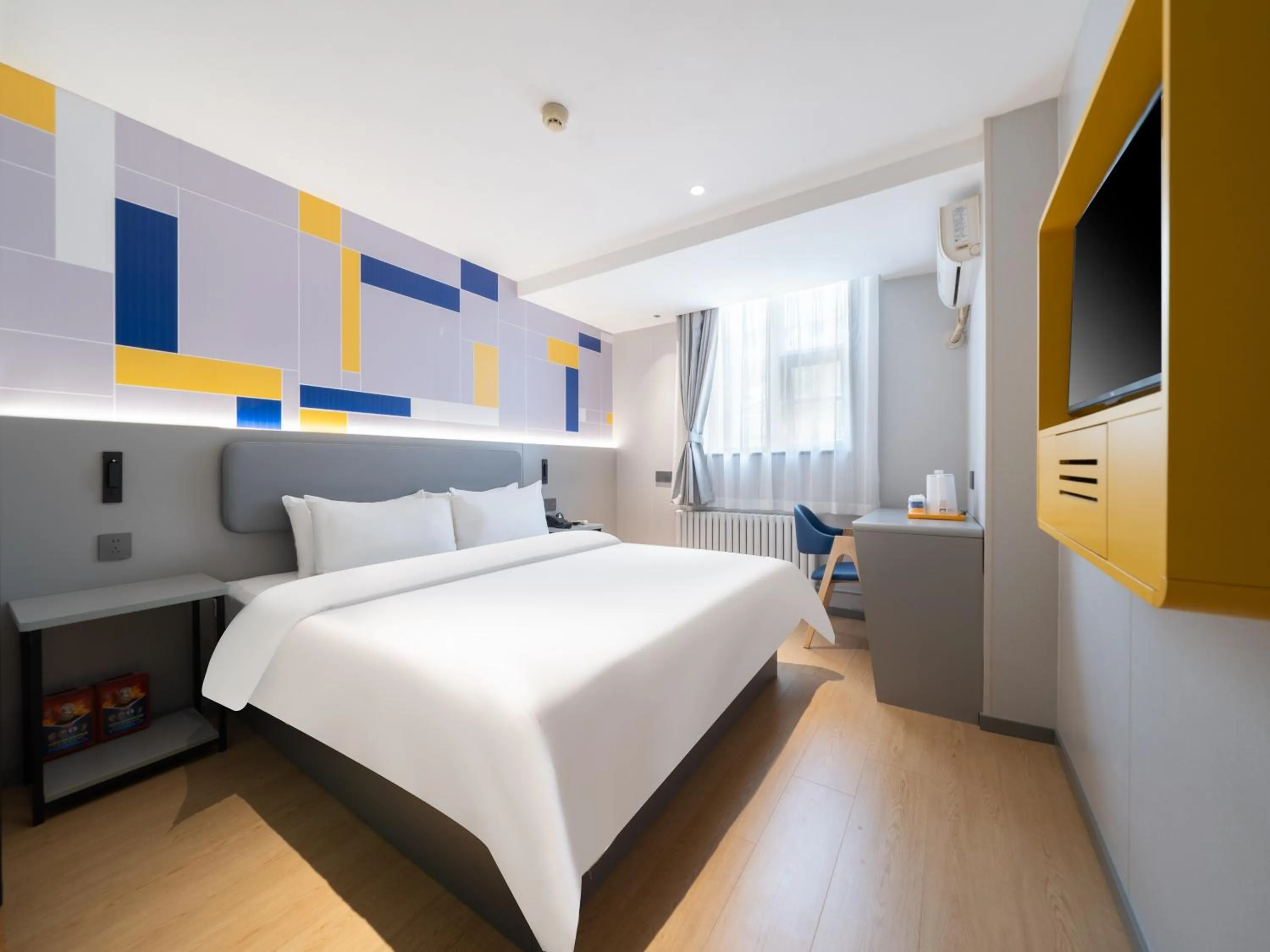 Bed in 7Days Inn Railway Station Xi'an Wulukou Subway Station