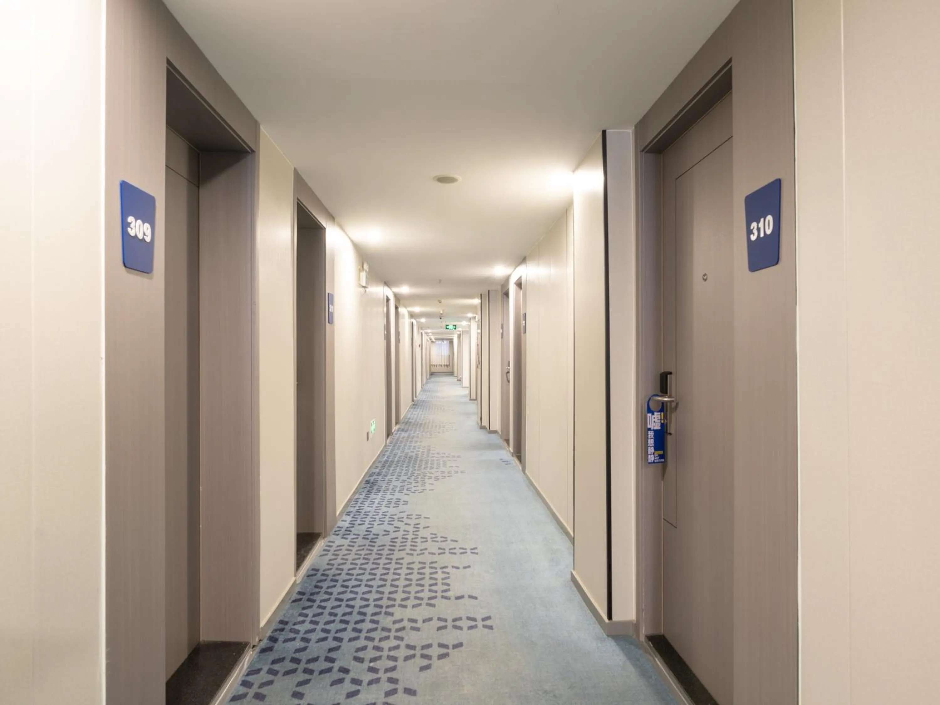 Floor plan in 7Days Inn Railway Station Xi'an Wulukou Subway Station