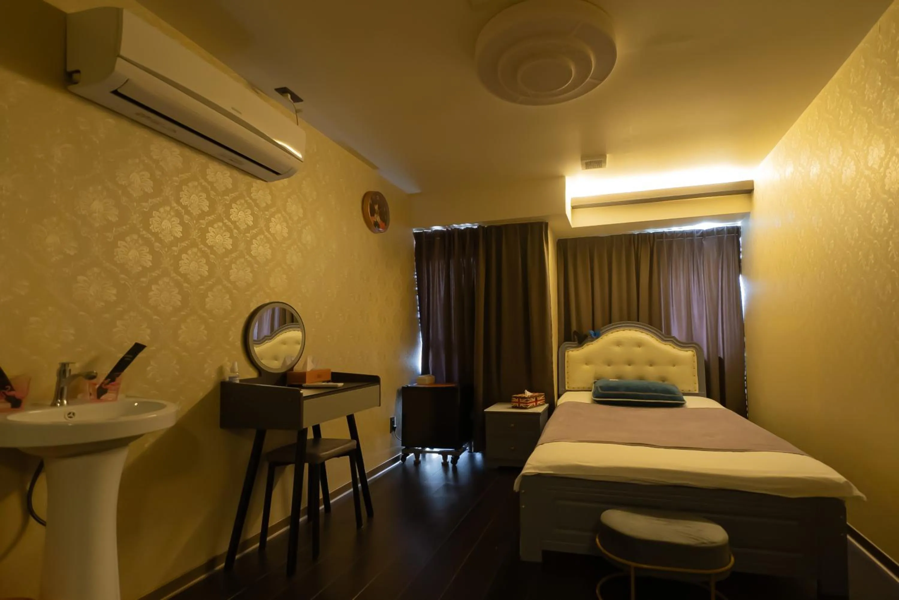 Bed in AKARENGA house