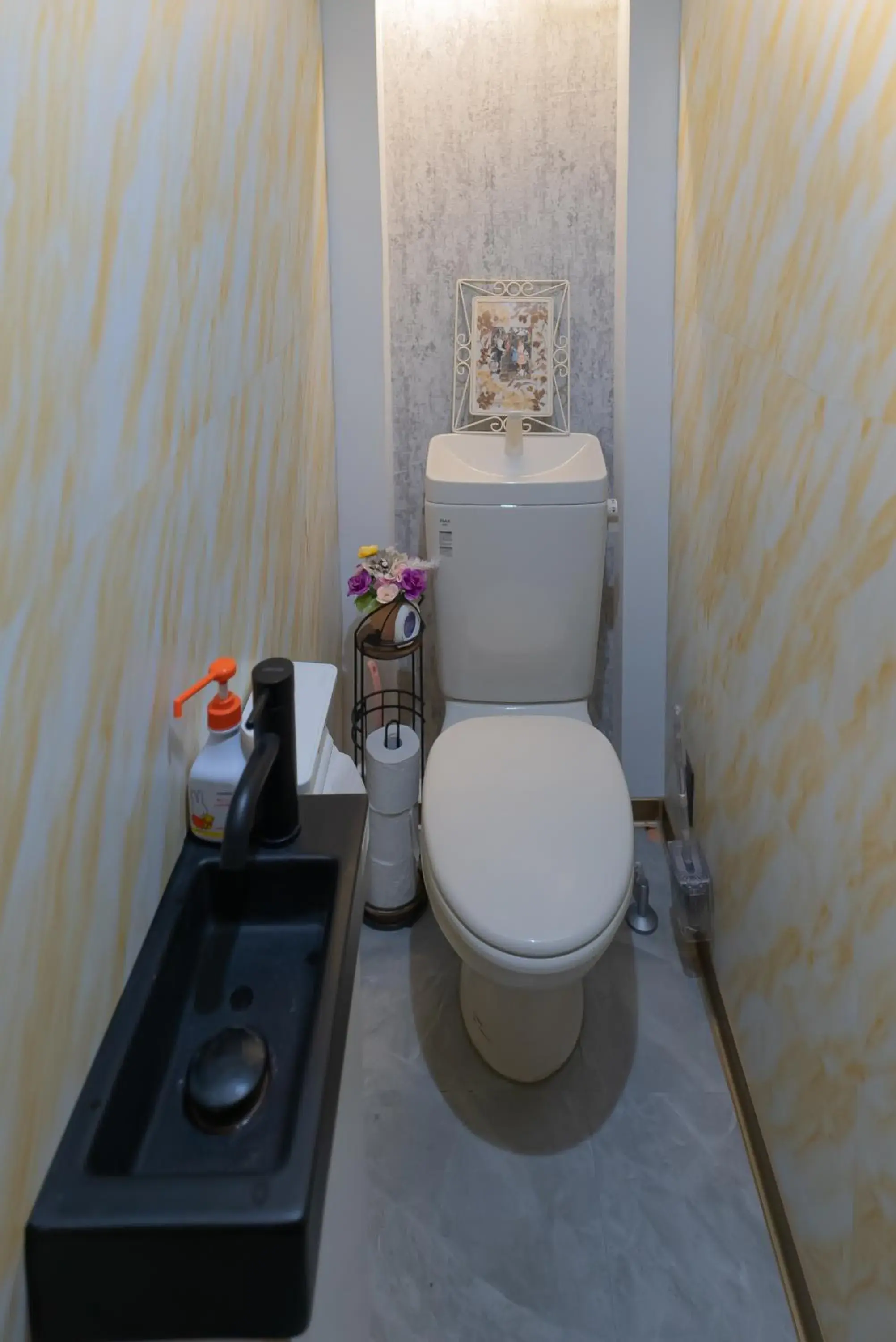Double Room in AKARENGA house Double Room in AKARENGA house