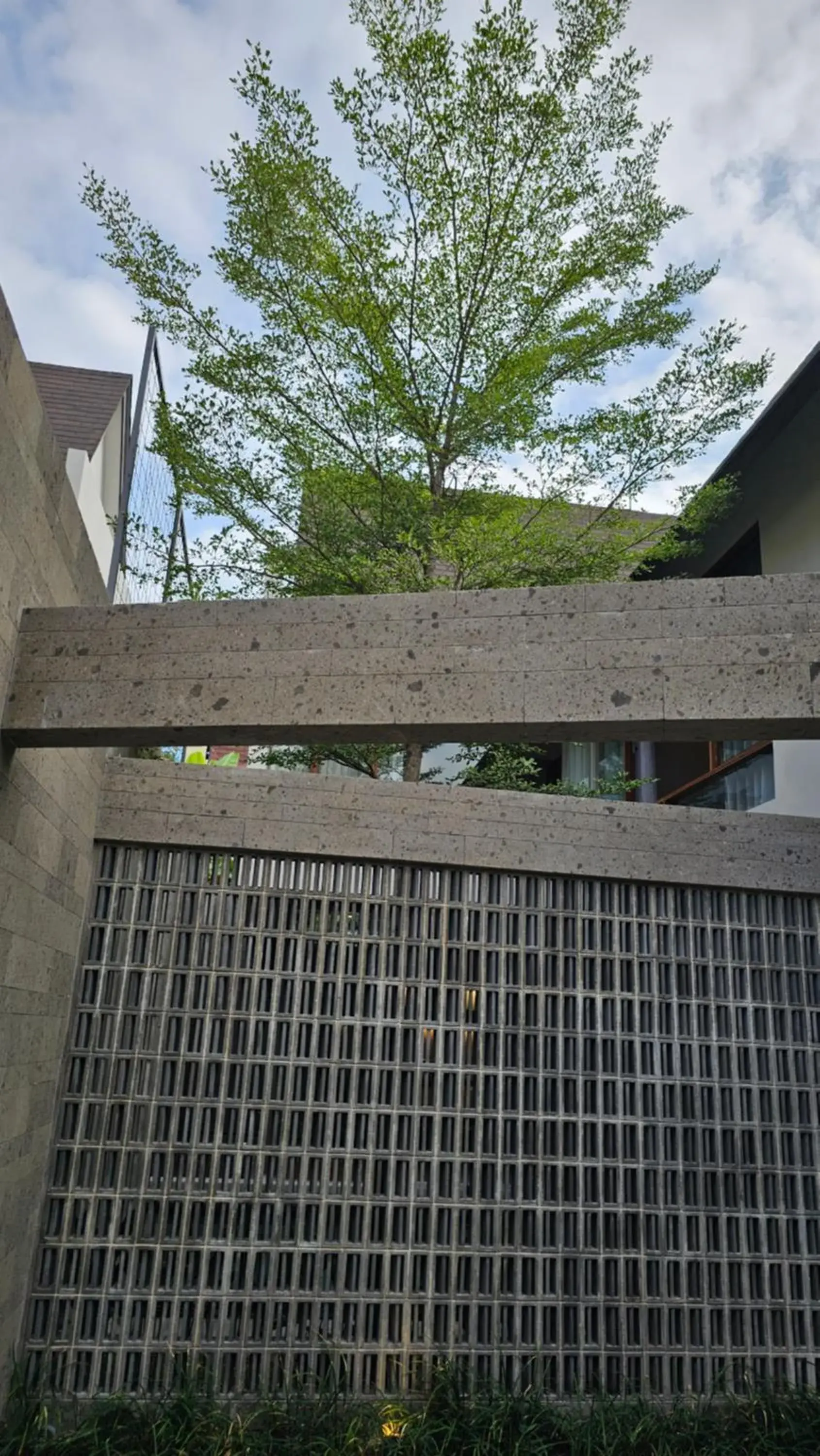 Facade/entrance in Pulang Villas Pererenan by Nakula Facade/entrance in Pulang Villas Pererenan by Nakula