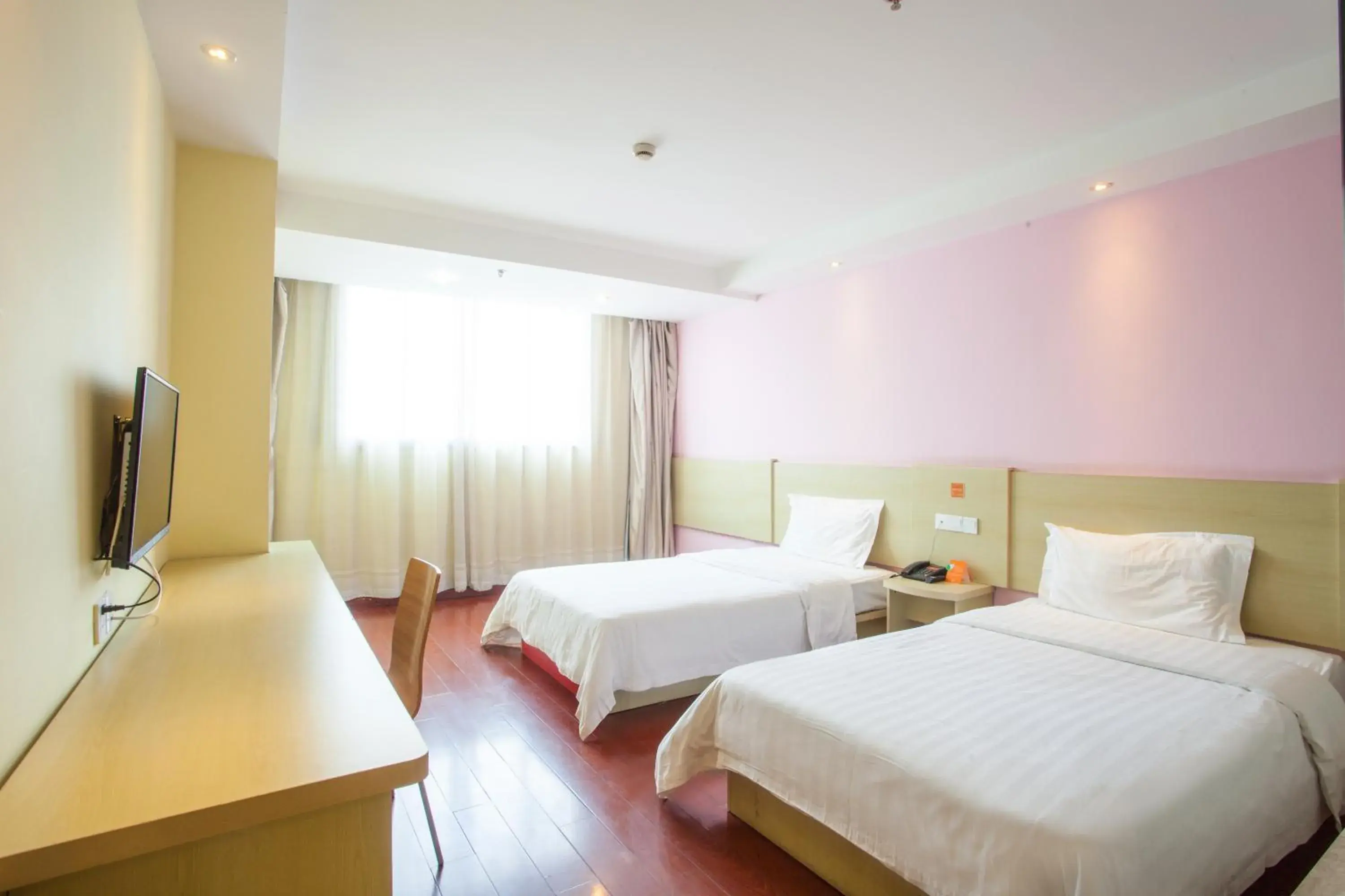 Bedroom, Bed in 7Days Inn Xi'an Railway Station East Plaza Bedroom, Bed in 7Days Inn Xi'an Railway Station East Plaza