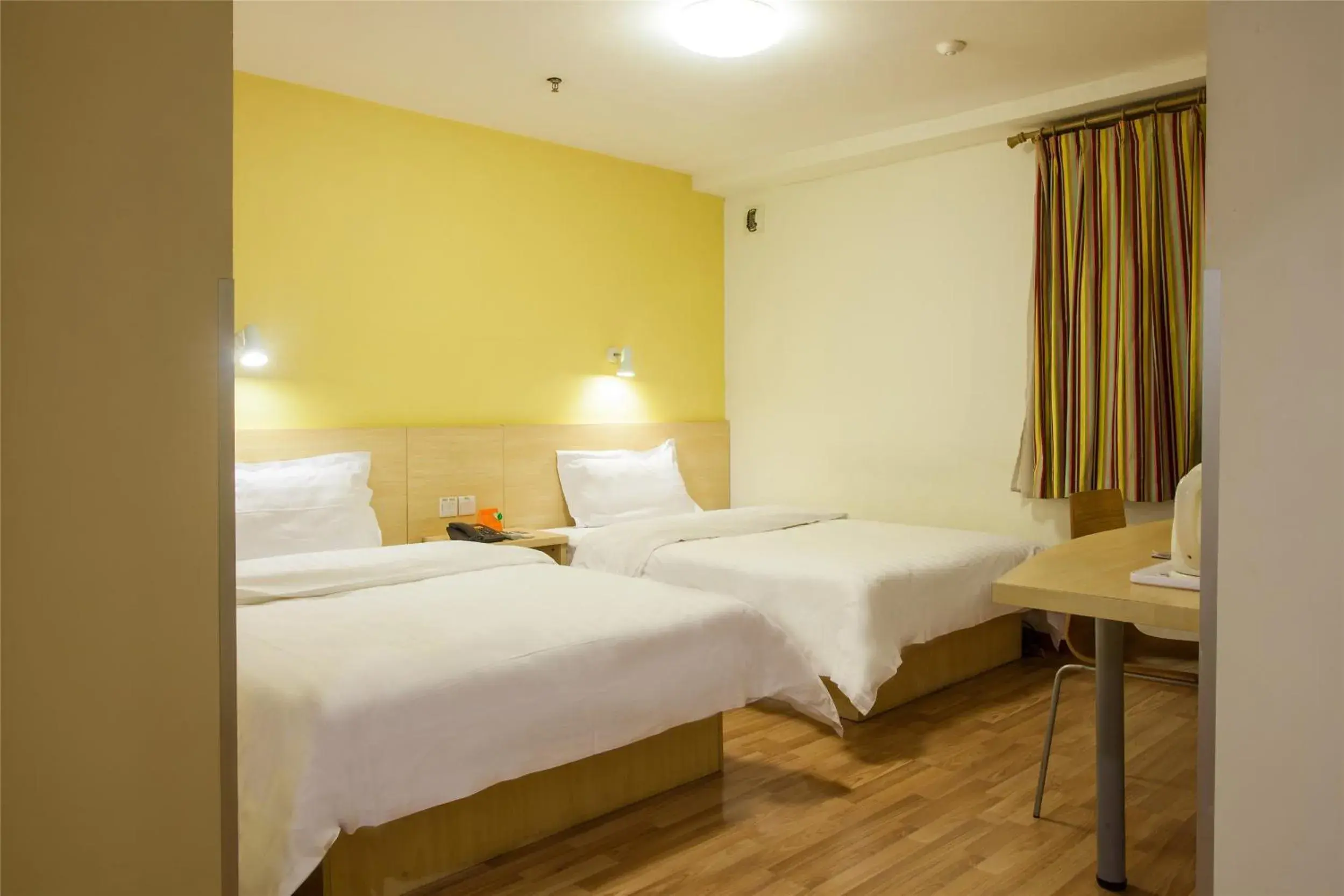 Bedroom, Bed in 7Days Inn Xi'an Railway Station East Plaza Bedroom, Bed in 7Days Inn Xi'an Railway Station East Plaza