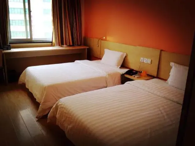 Bedroom, Bed in 7Days Inn Xi'an North Street Subway Station Lianhu Park Bedroom, Bed in 7Days Inn Xi'an North Street Subway Station Lianhu Park