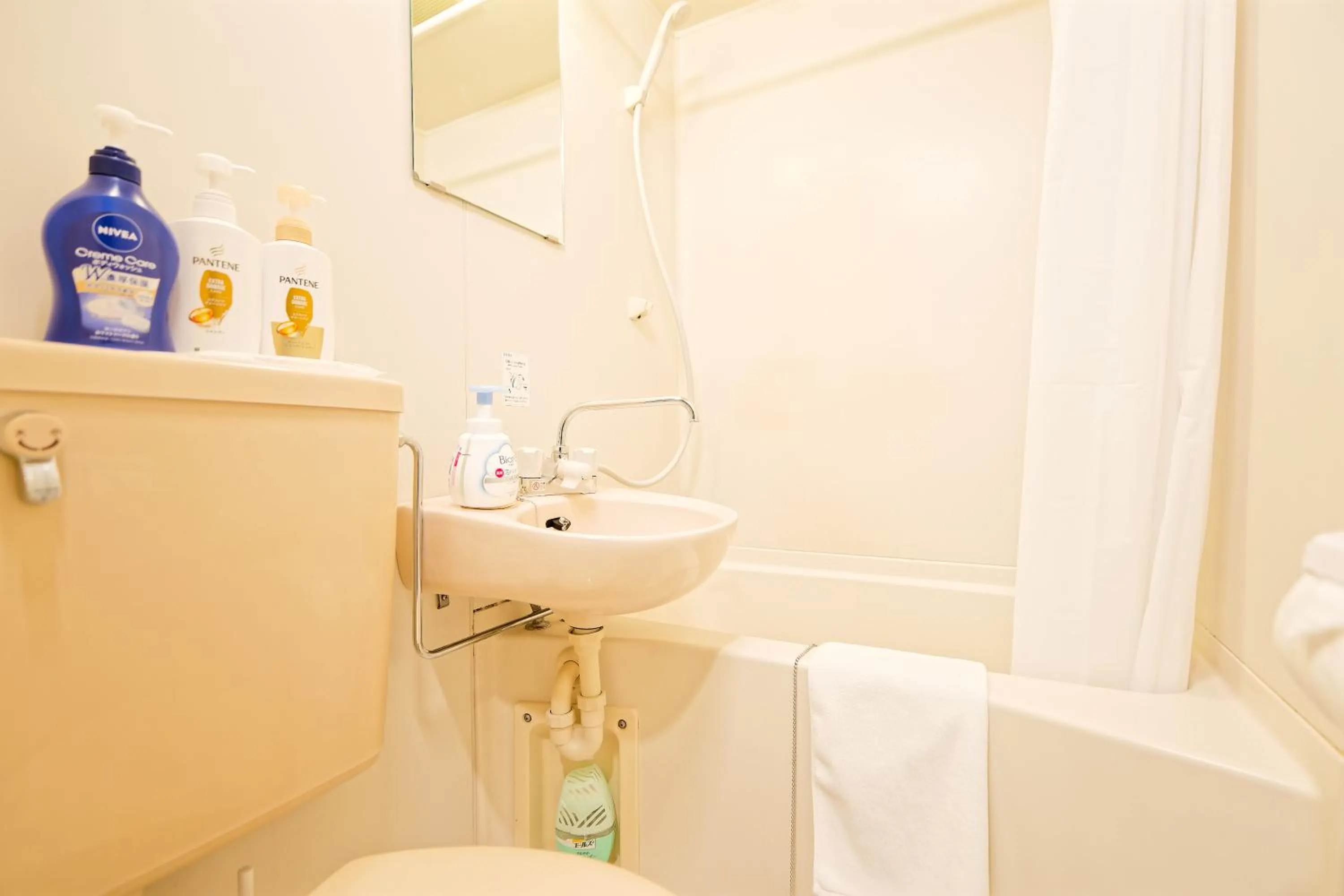 Shinjuku Waseda Earthtone Apartment