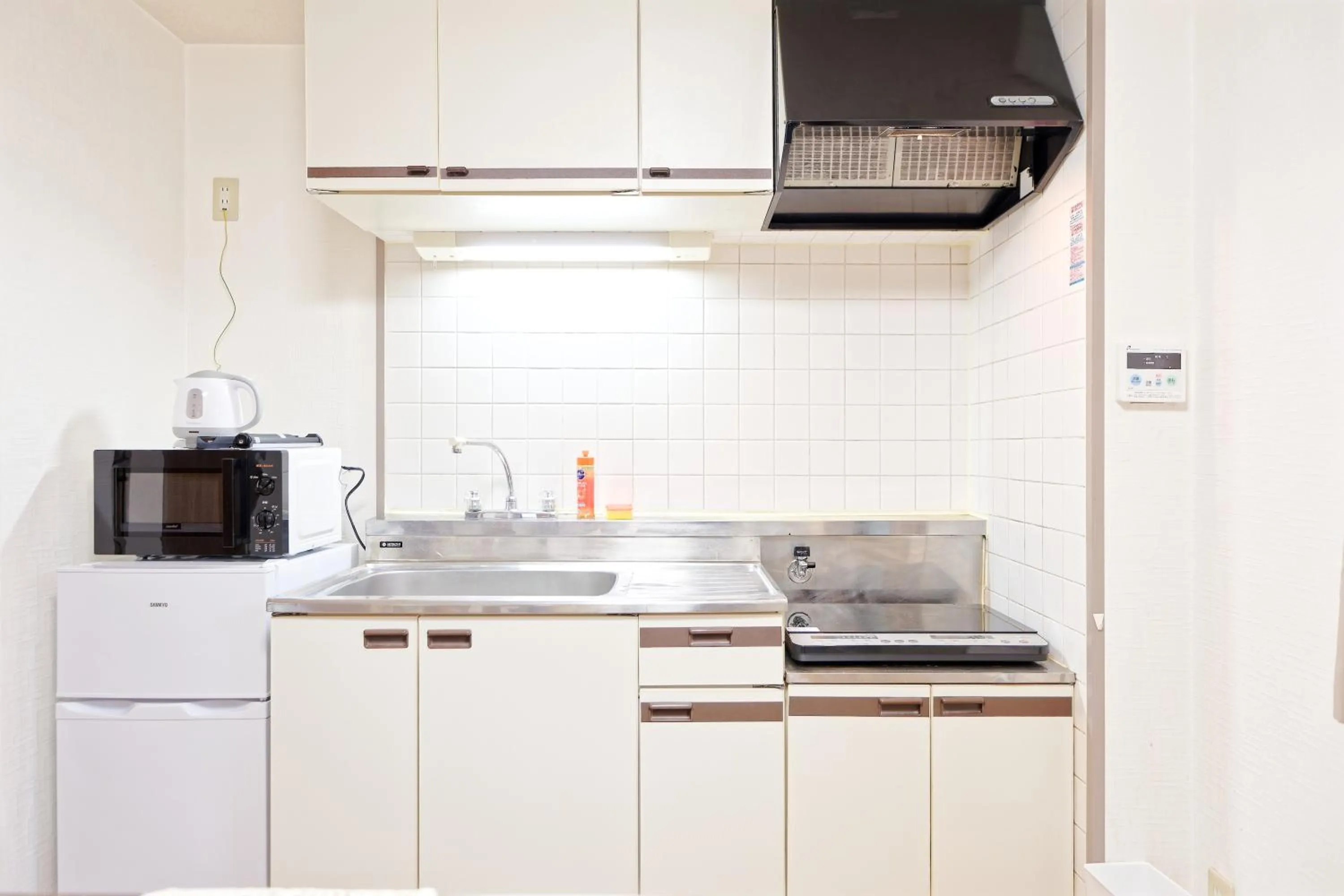 Shinjuku Waseda Earthtone Apartment