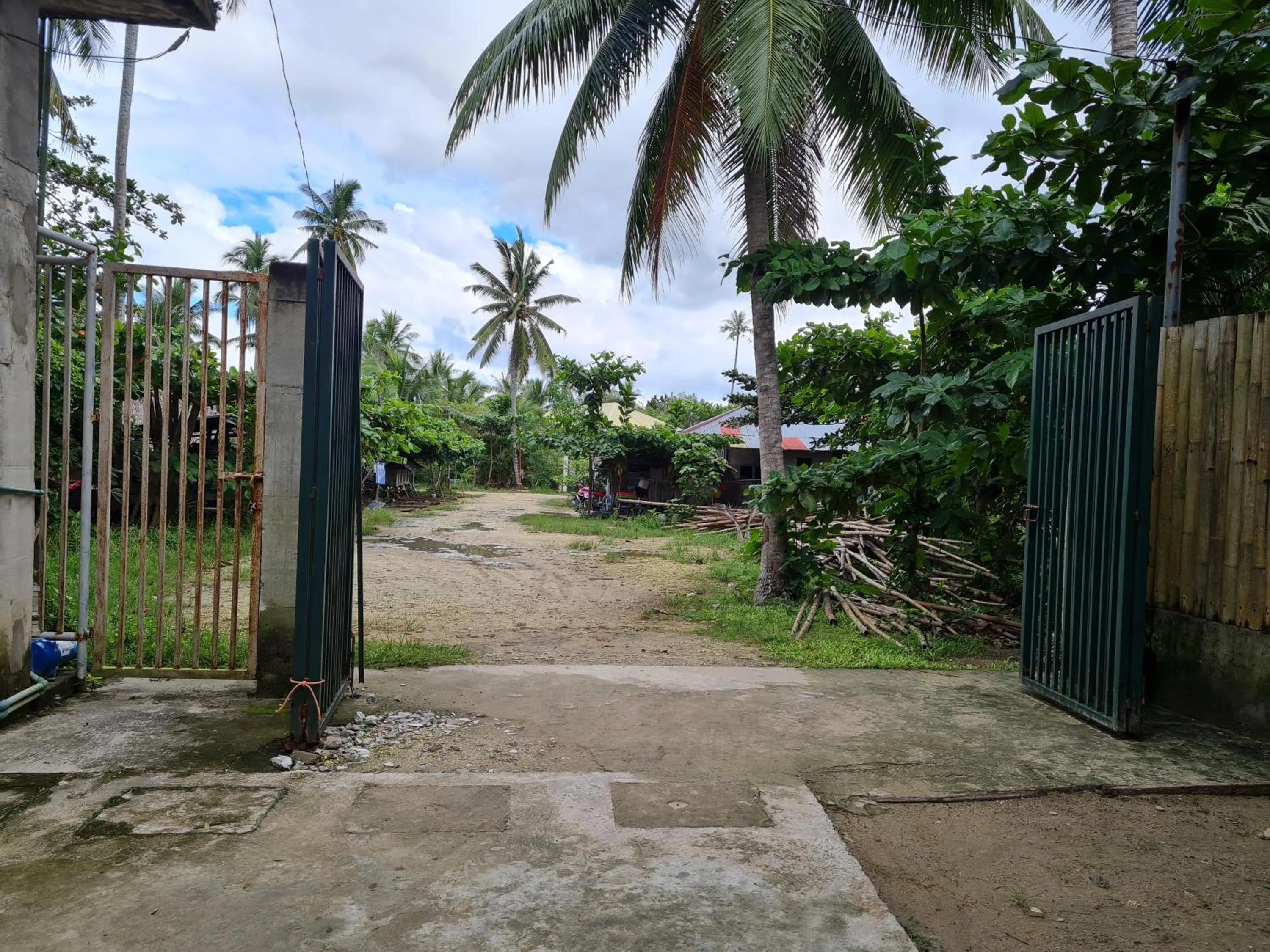 Facade/entrance in Tambayan Rooms and Cottages by SMS Hospitality