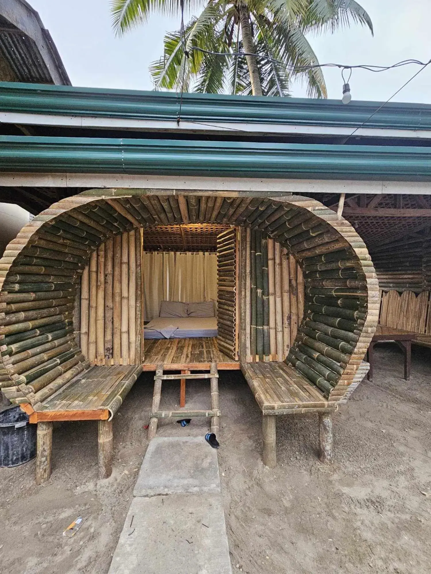 Budget Double Room in Tambayan Rooms and Cottages by SMS Hospitality Budget Double Room in Tambayan Rooms and Cottages by SMS Hospitality