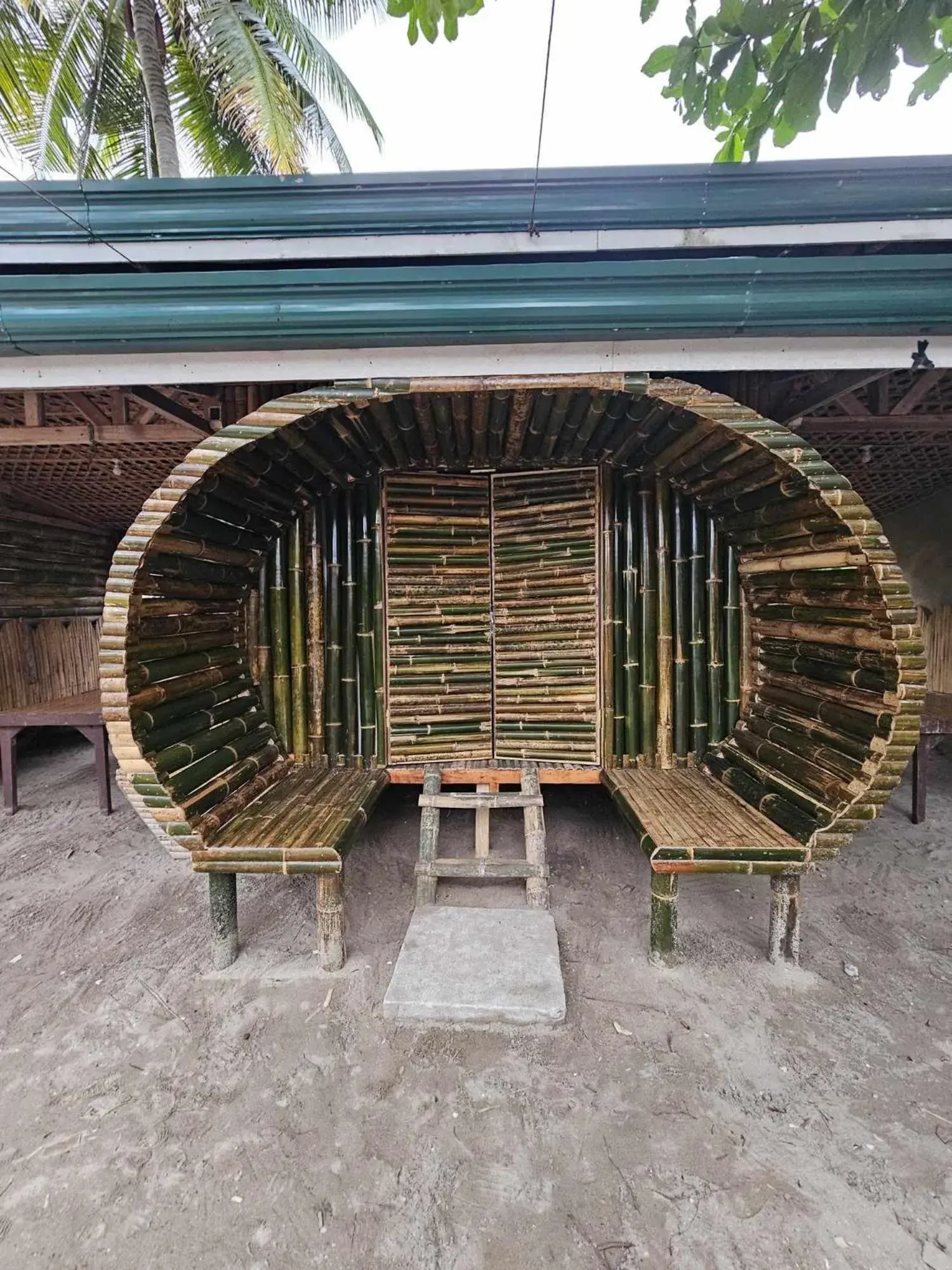 Facade/entrance in Tambayan Rooms and Cottages by SMS Hospitality Facade/entrance in Tambayan Rooms and Cottages by SMS Hospitality