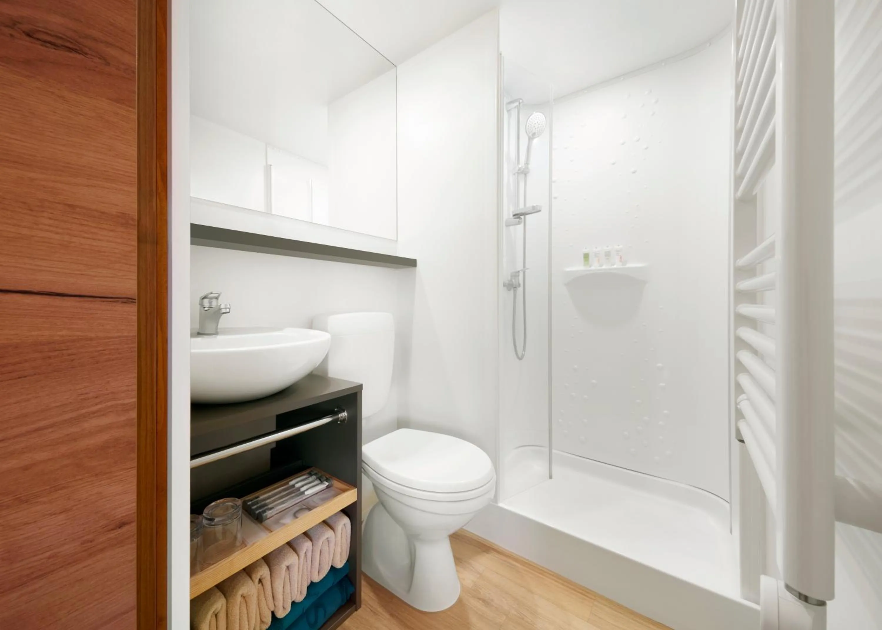 Shower in Starville