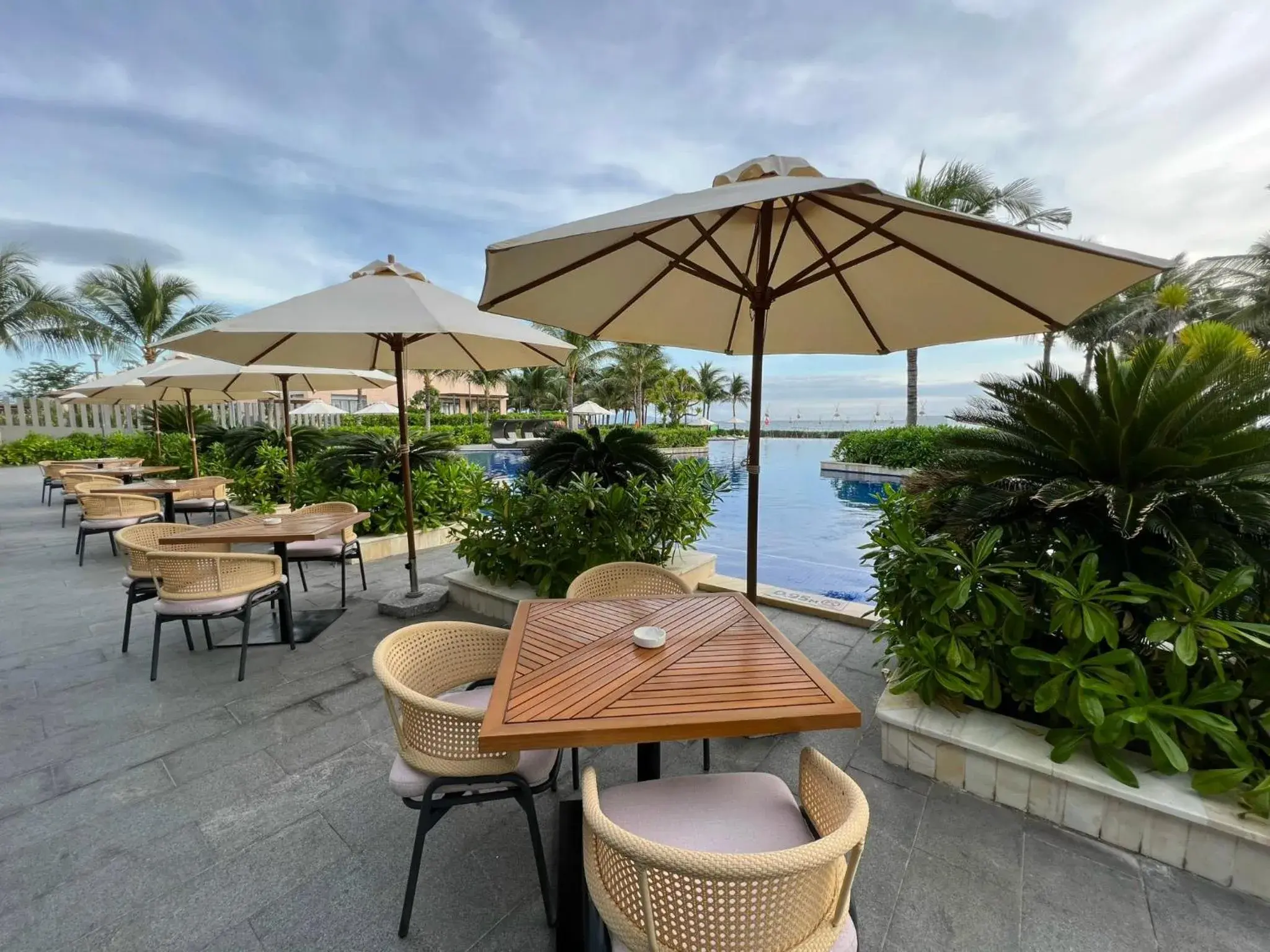 Restaurant/places to eat in Seascape Villas In Long Beach Cam Ranh Restaurant/places to eat in Seascape Villas In Long Beach Cam Ranh