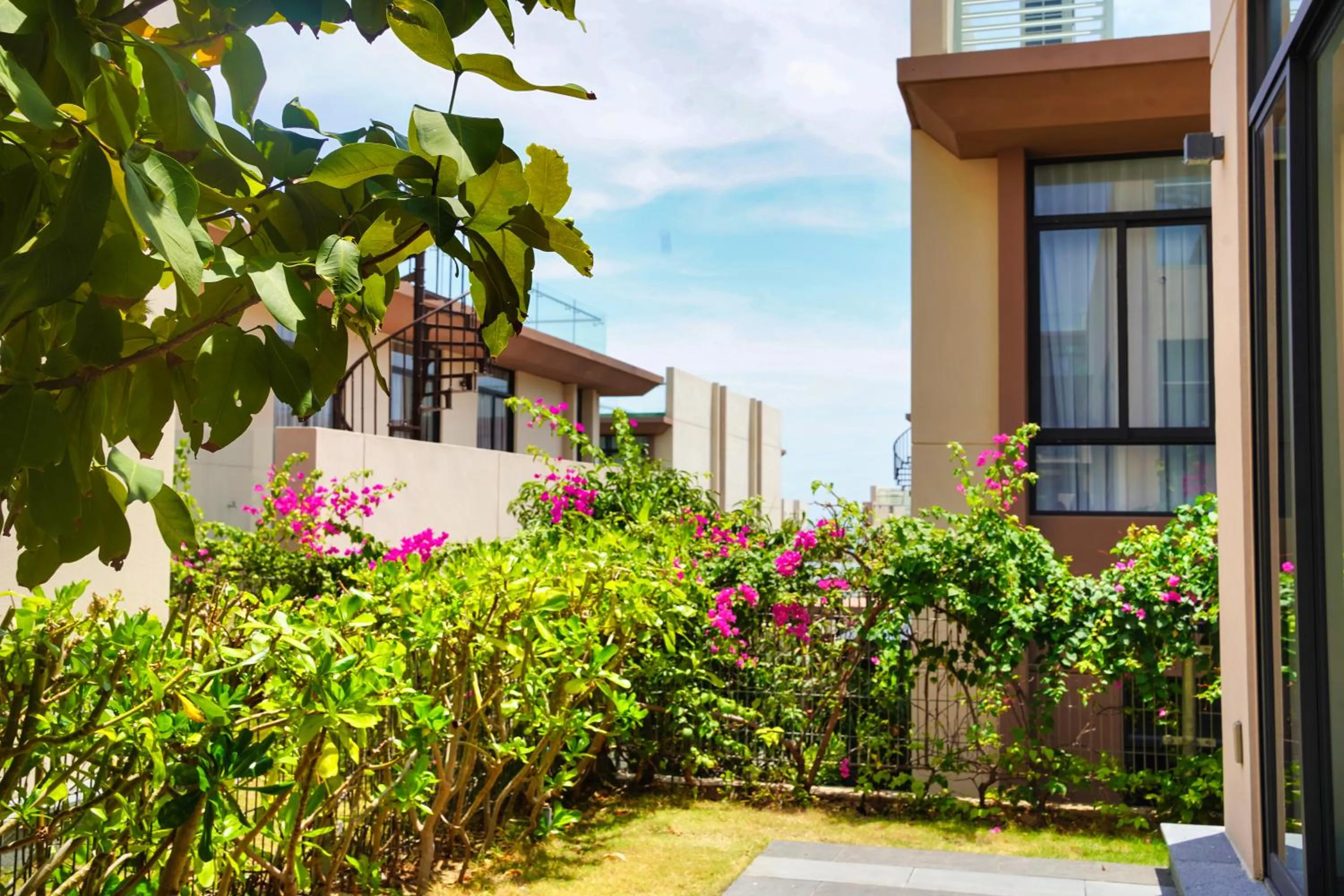 Garden in Seascape Villas In Long Beach Cam Ranh