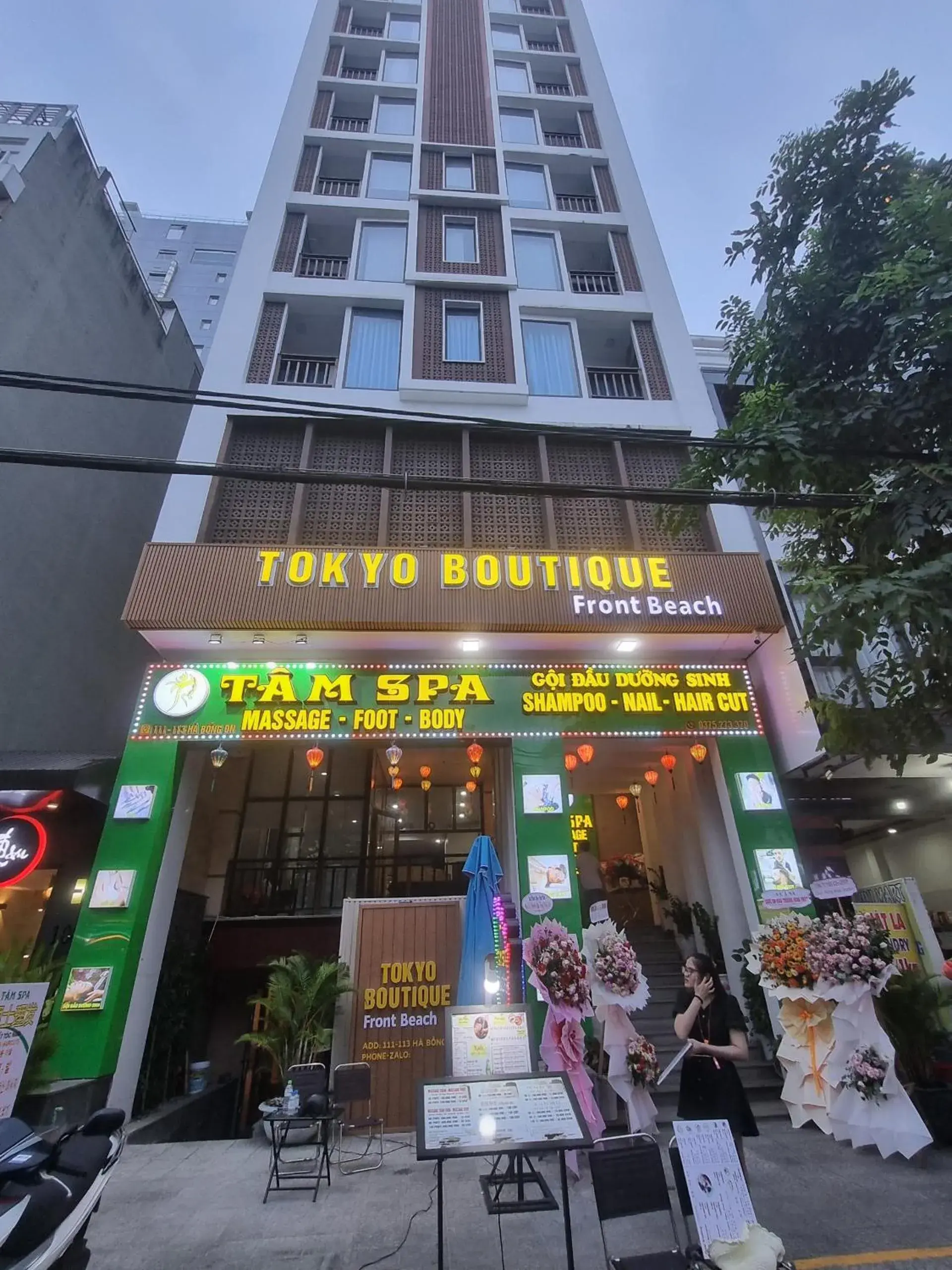 Property building in Tokyo Boutique Front Beach Hotel Property building in Tokyo Boutique Front Beach Hotel