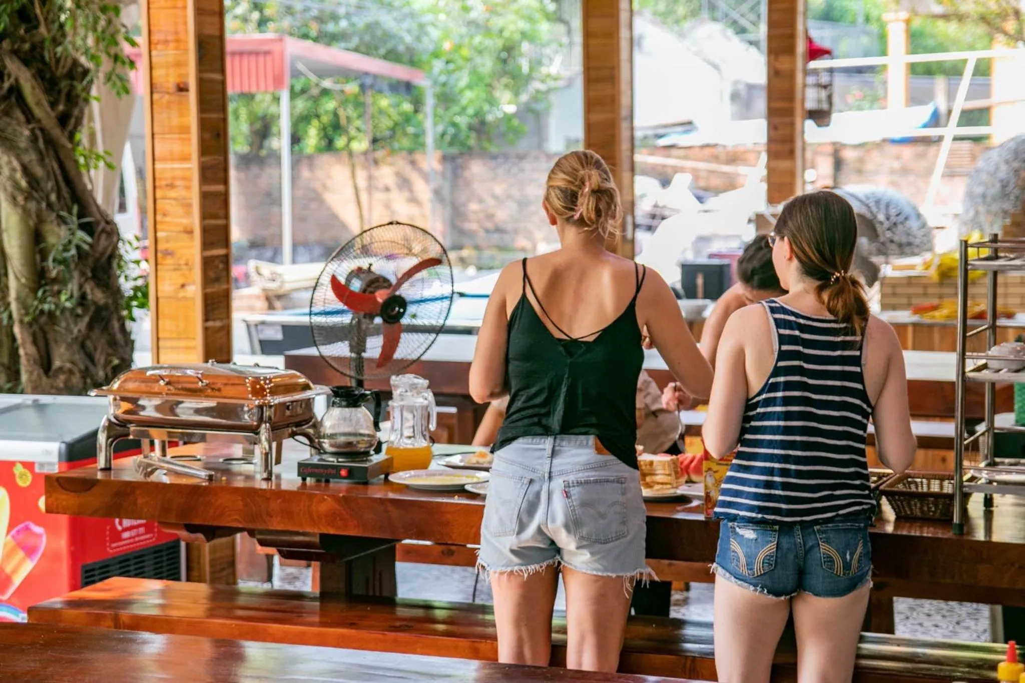 Restaurant/places to eat in Cao Thạch Homestay