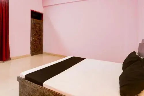 Classic Triple Room - single occupancy in Hotel O Highway 34 Hotel Classic Triple Room - single occupancy in Hotel O Highway 34 Hotel