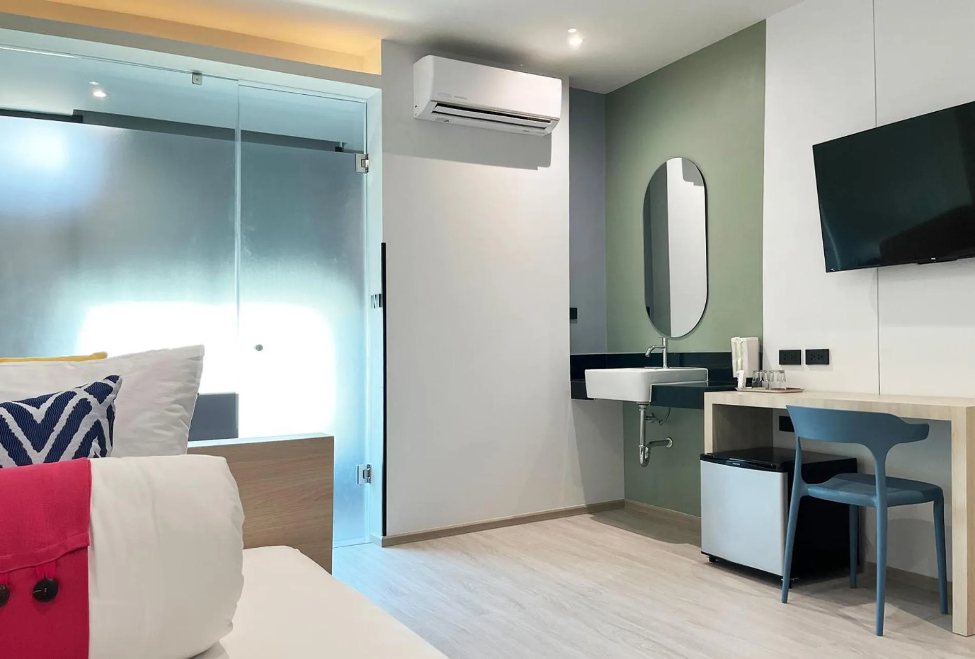 TV and multimedia in Hatyai Midtown Hotel