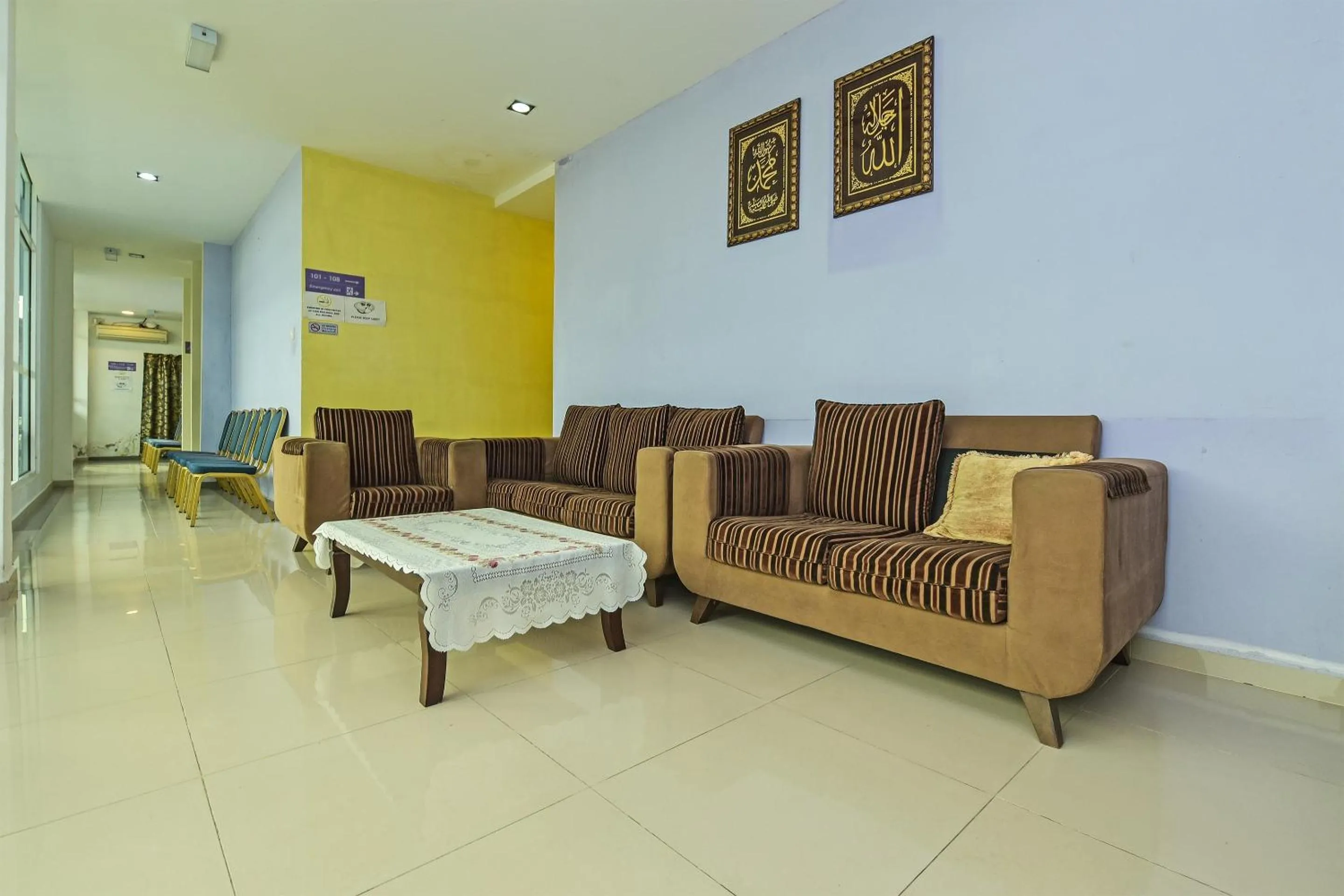 Lobby or reception in Hotel O Senyum Inn