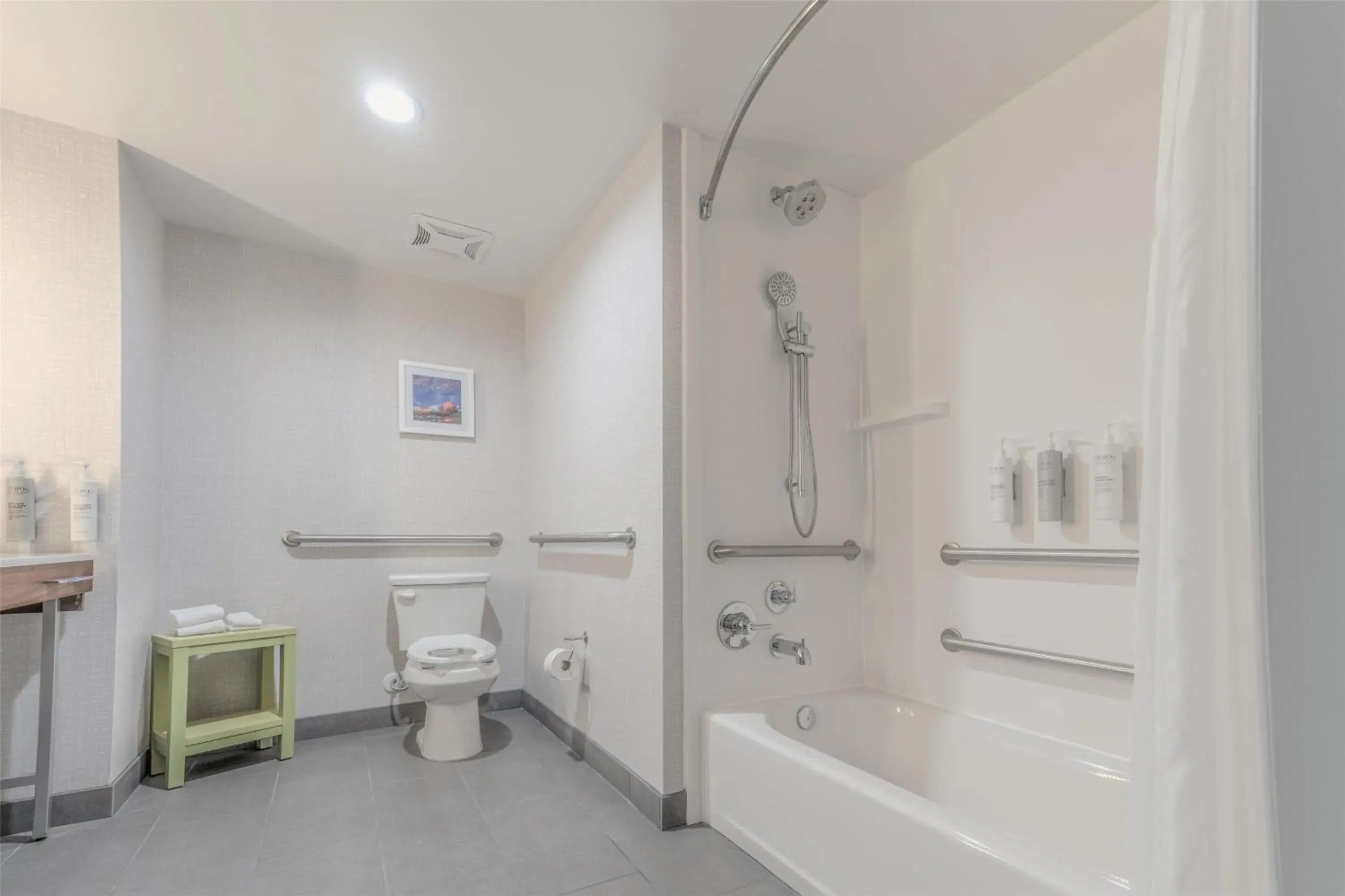 Bathroom in Hampton Inn By Hilton Santa Clarita-Valencia Bathroom in Hampton Inn By Hilton Santa Clarita-Valencia