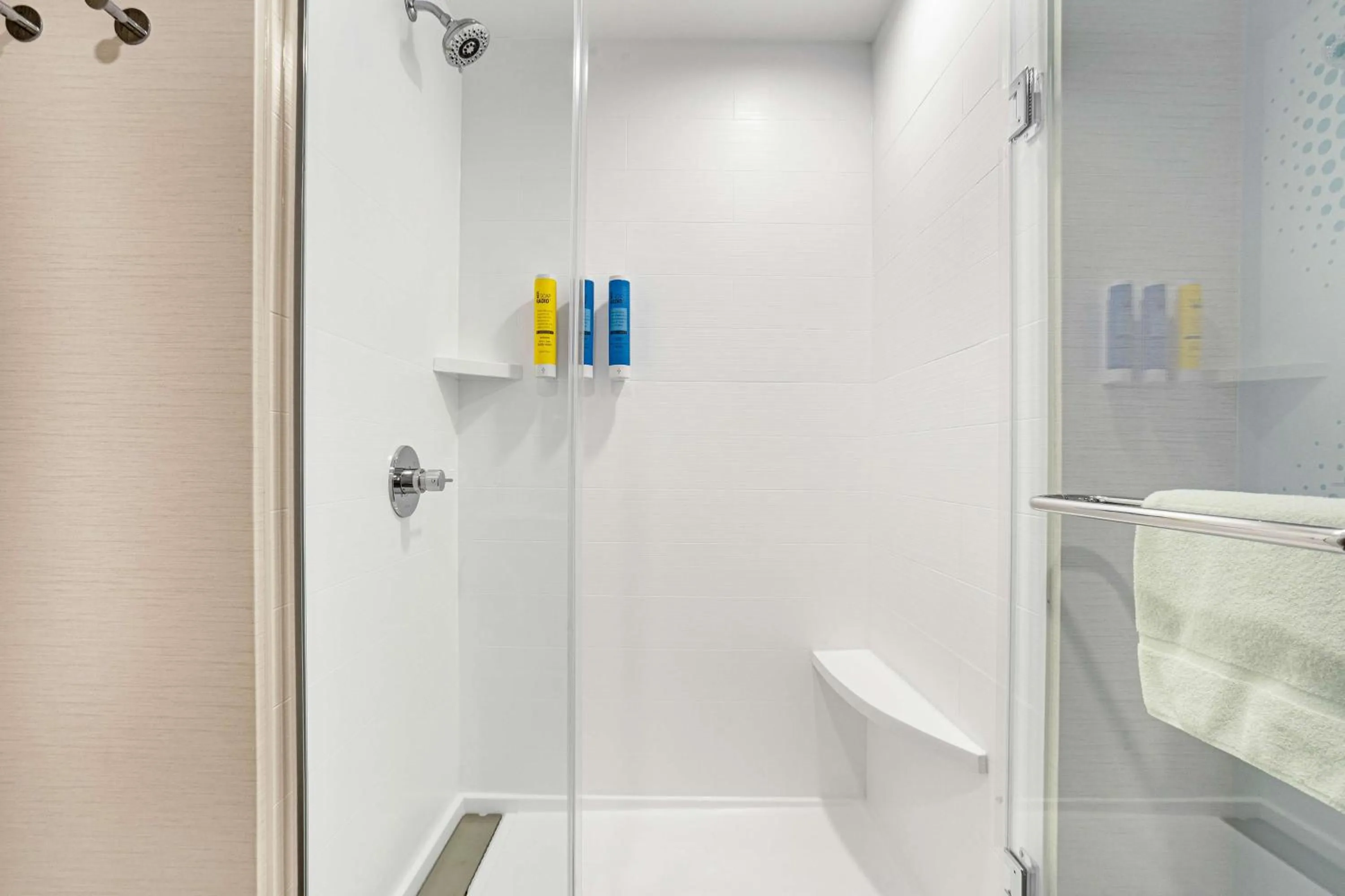 Bathroom in Tru By Hilton Colorado Springs Airport