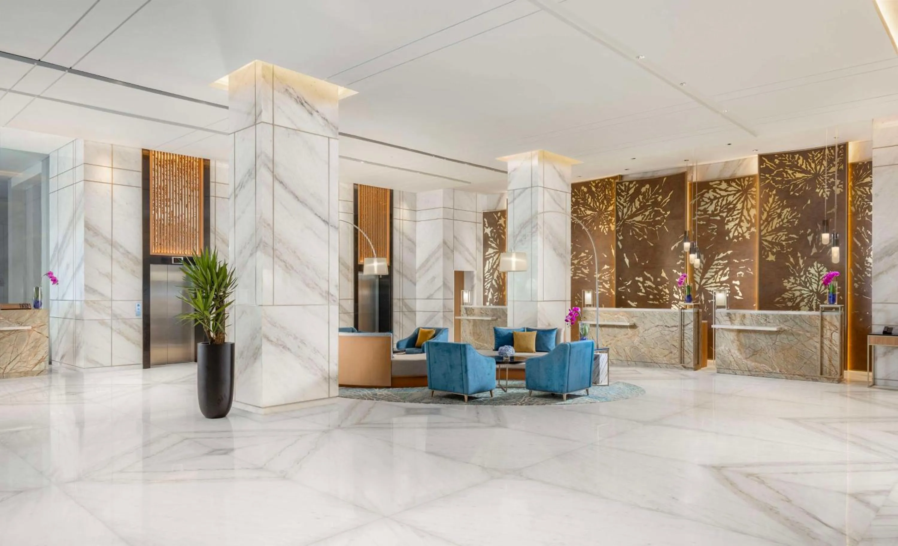 Lobby or reception in DoubleTree by Hilton Jakarta Bintaro Jaya