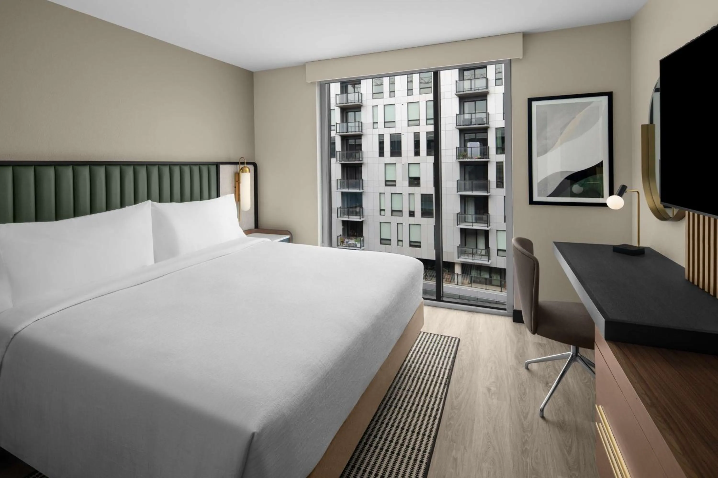 Bedroom, Bed in Embassy Suites By Hilton Madison Downtown