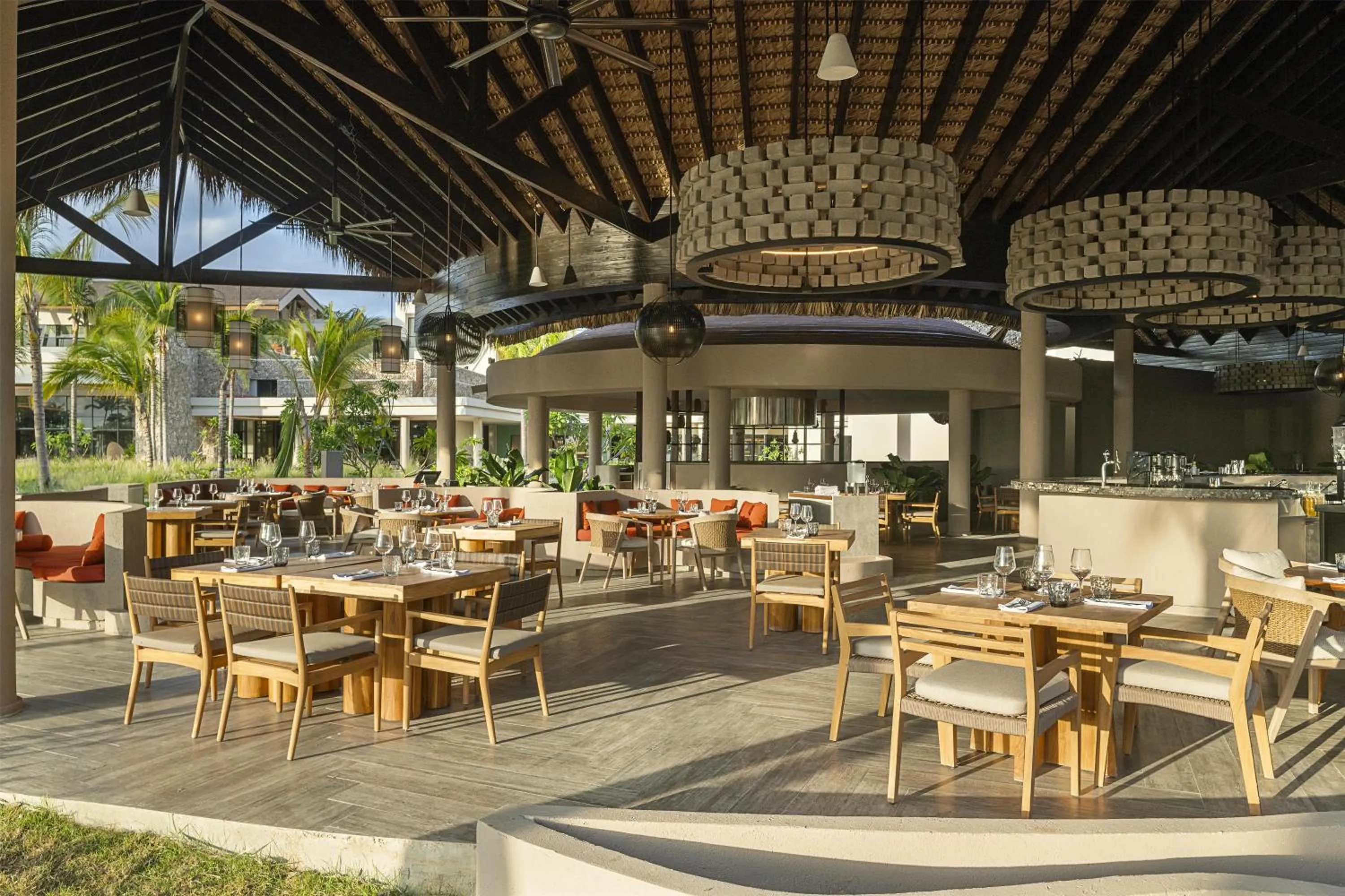 Lounge or bar in Zemi Miches Punta Cana All-Inclusive Resort, Curio by Hilton