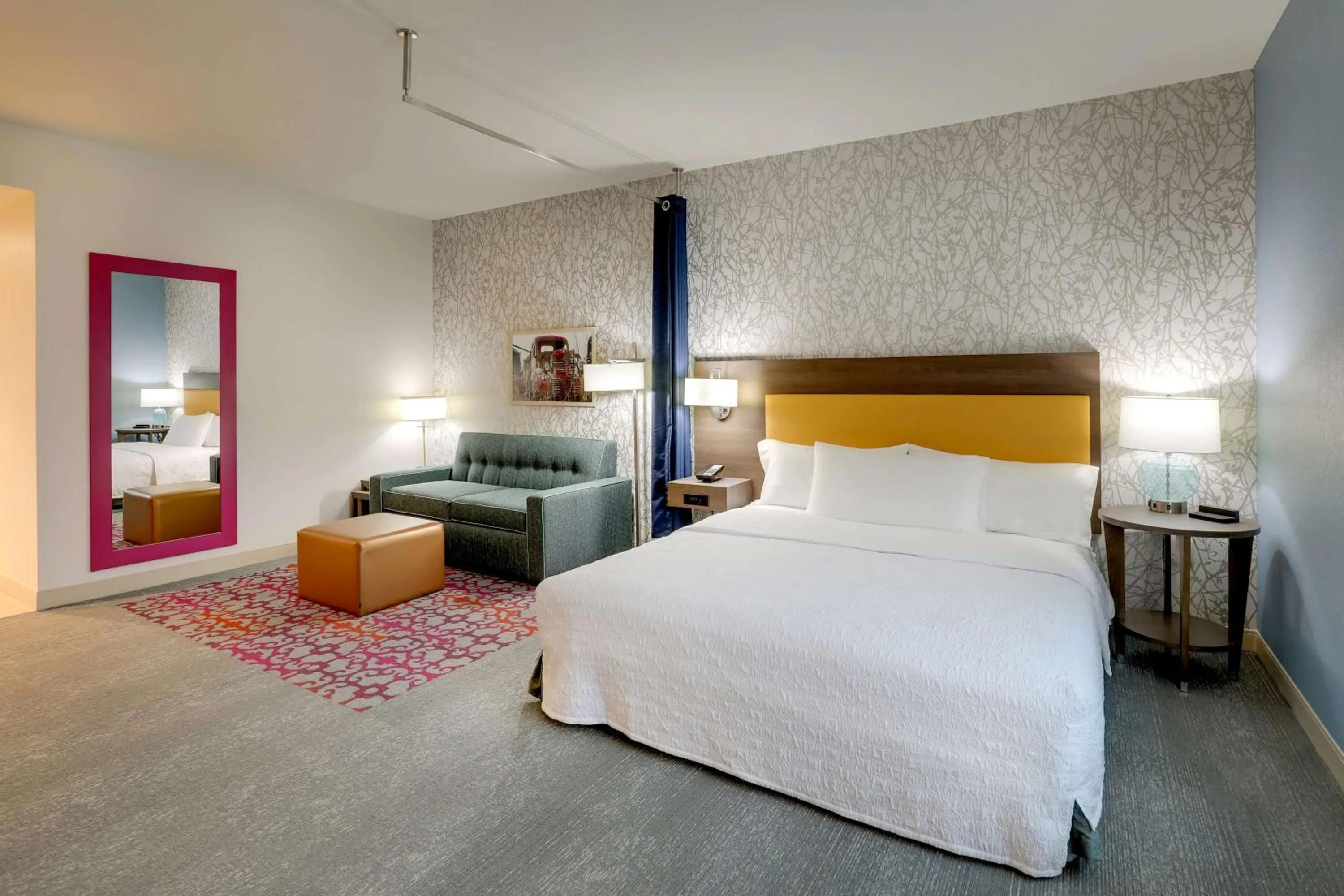 Living room, Bed in Home2 Suites By Hilton Sanford