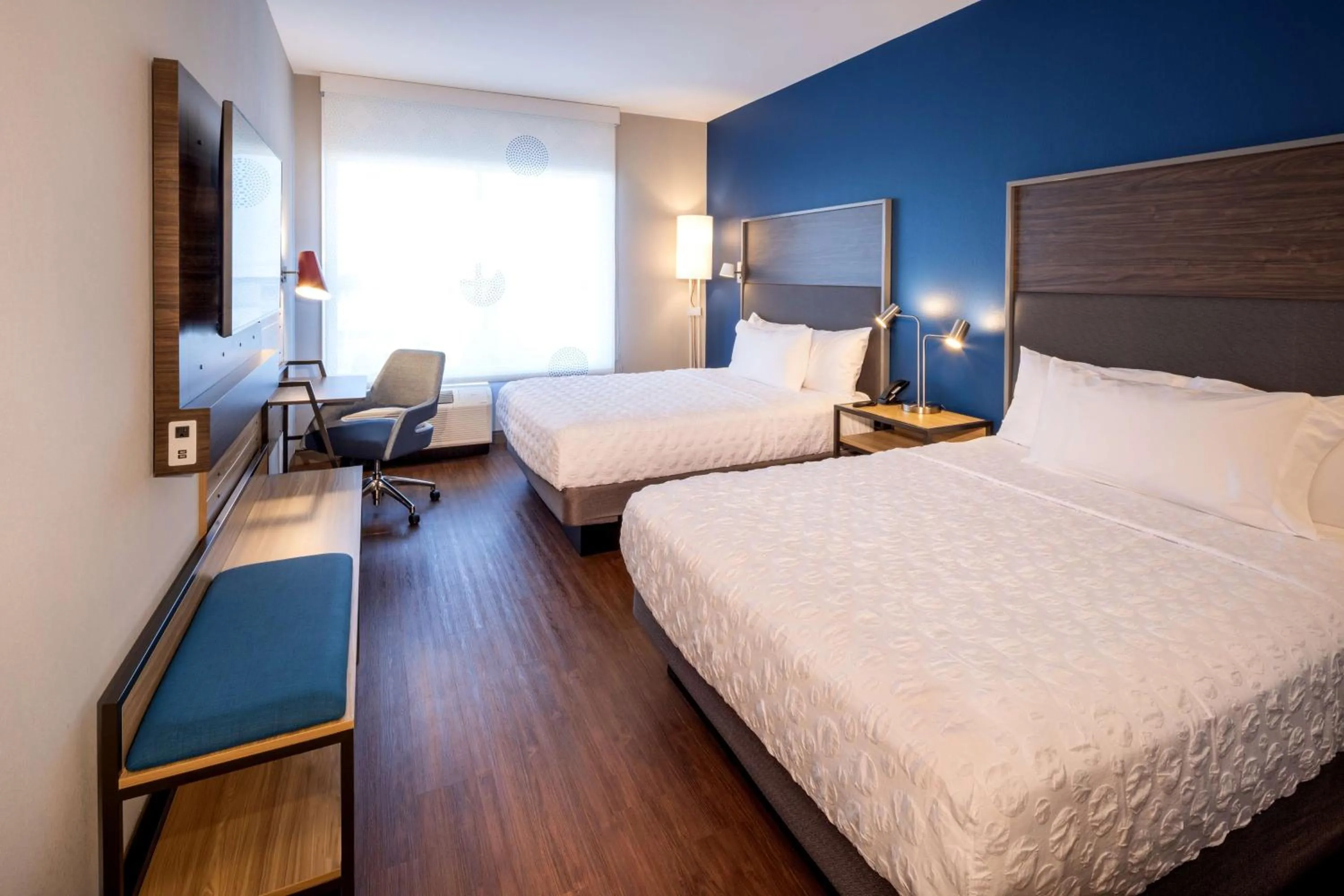 Bedroom, Bed in Tru By Hilton Yakima Airport