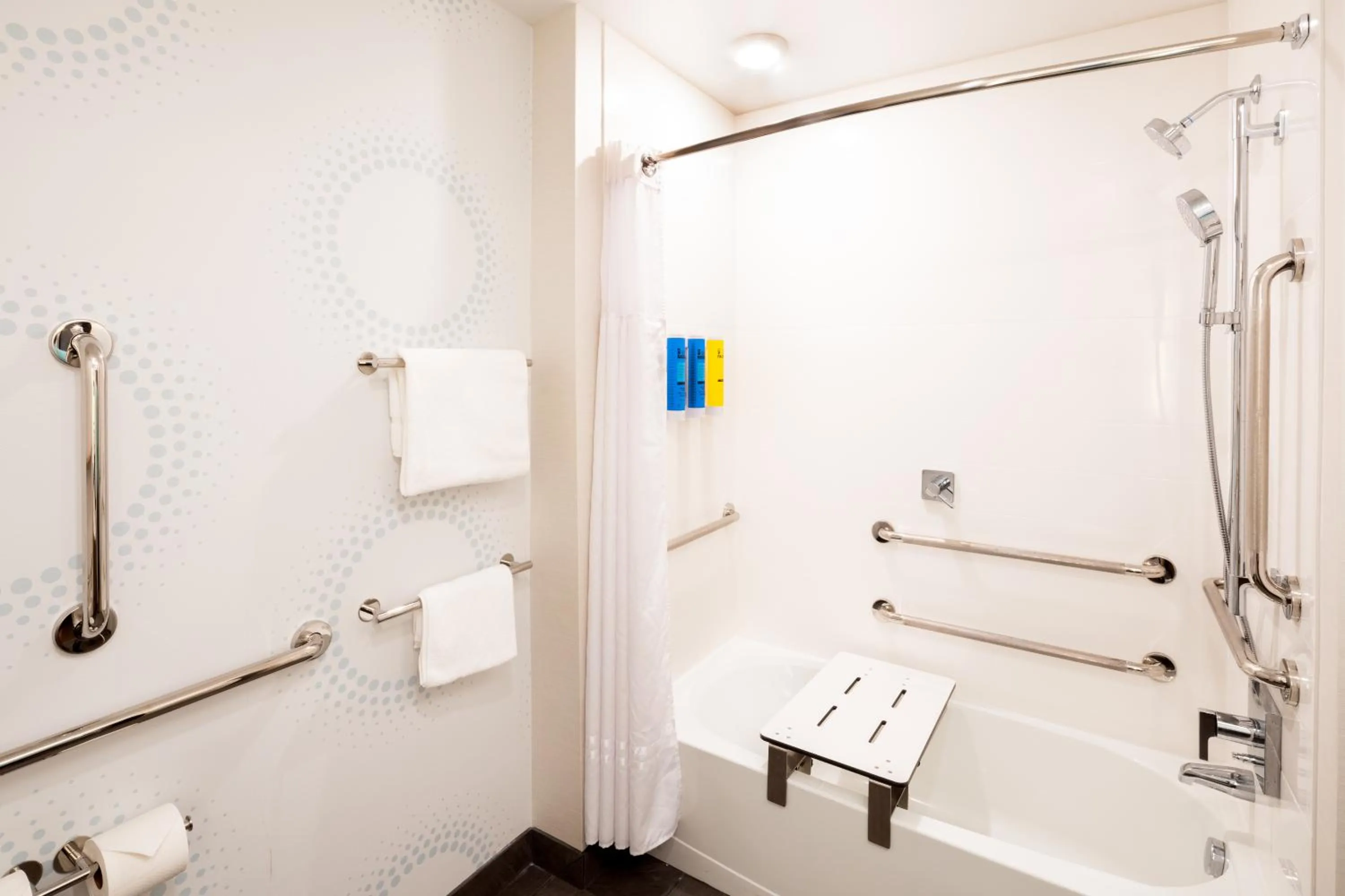 Bathroom in Tru By Hilton Yakima Airport