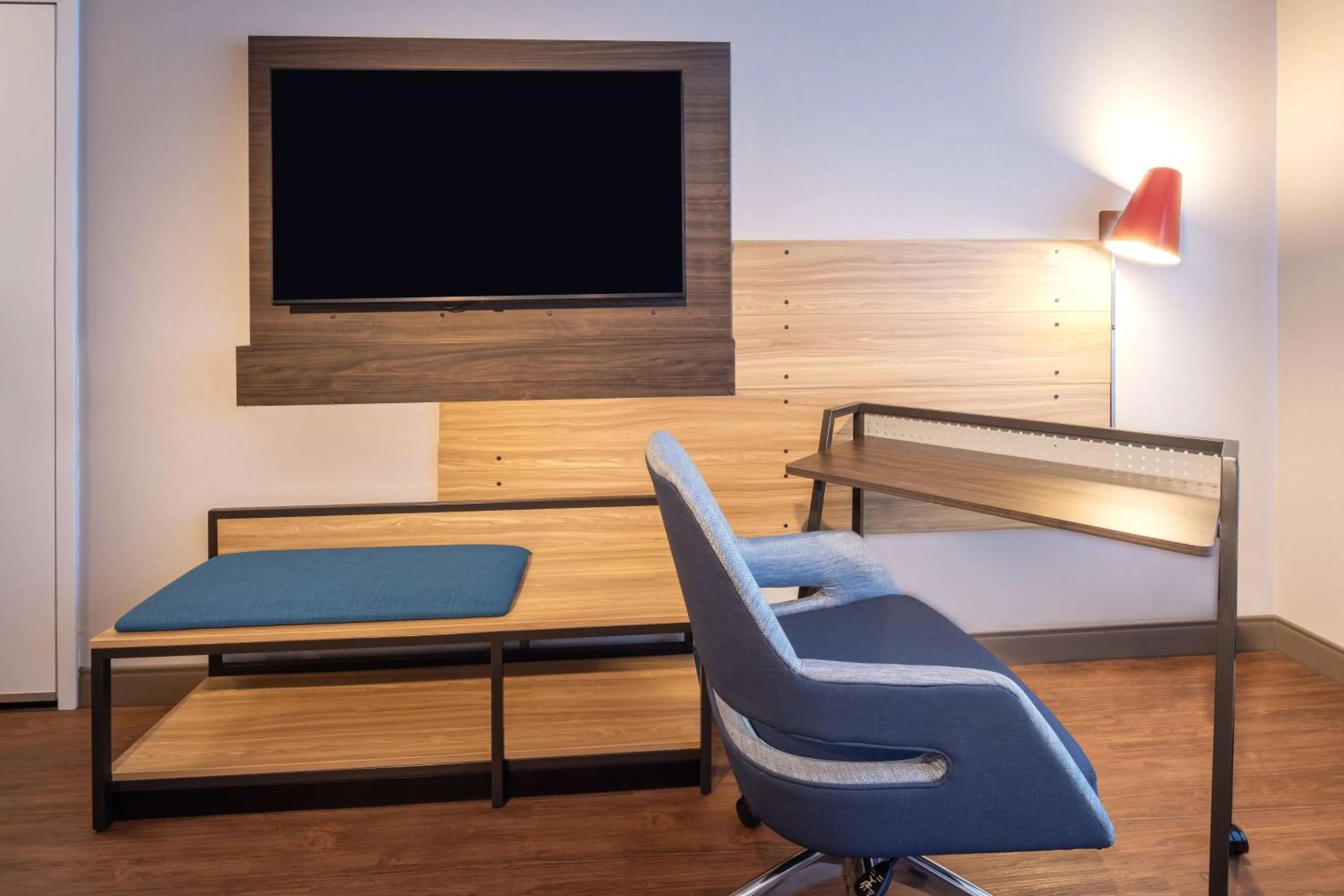 Bedroom in Tru By Hilton Yakima Airport