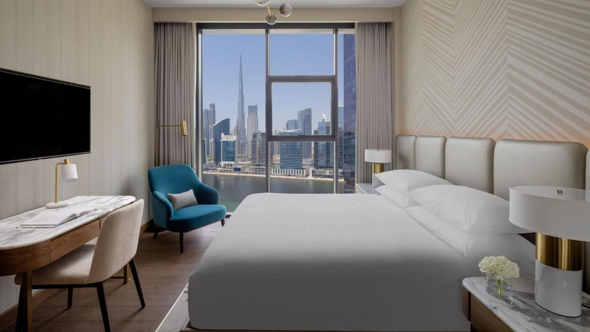 Photo of the whole room, Bed in InterContinental Residences Dubai Business Bay by IHG