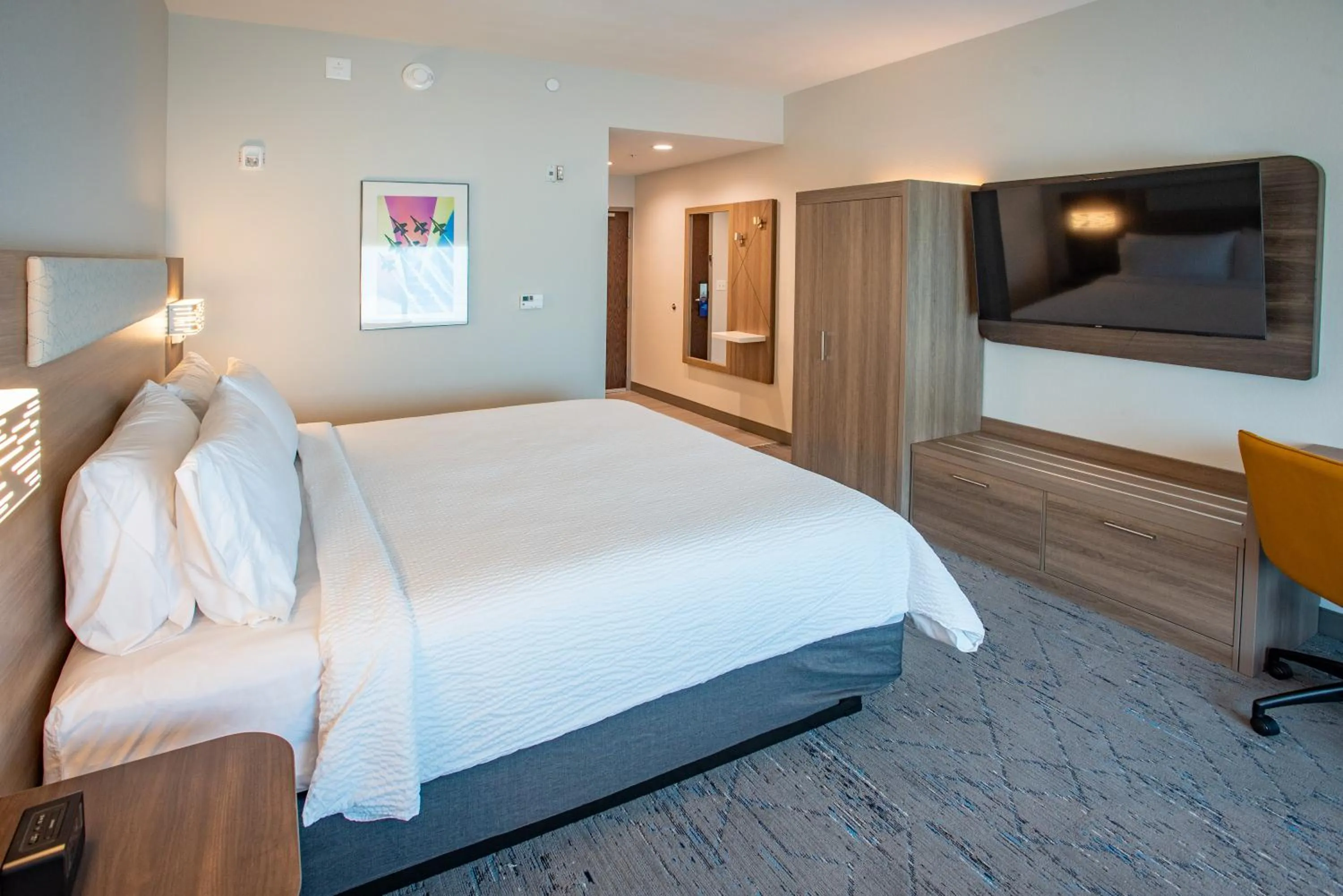 Bed in Holiday Inn Express & Suites Pensacola Airport North – I-10 by IHG