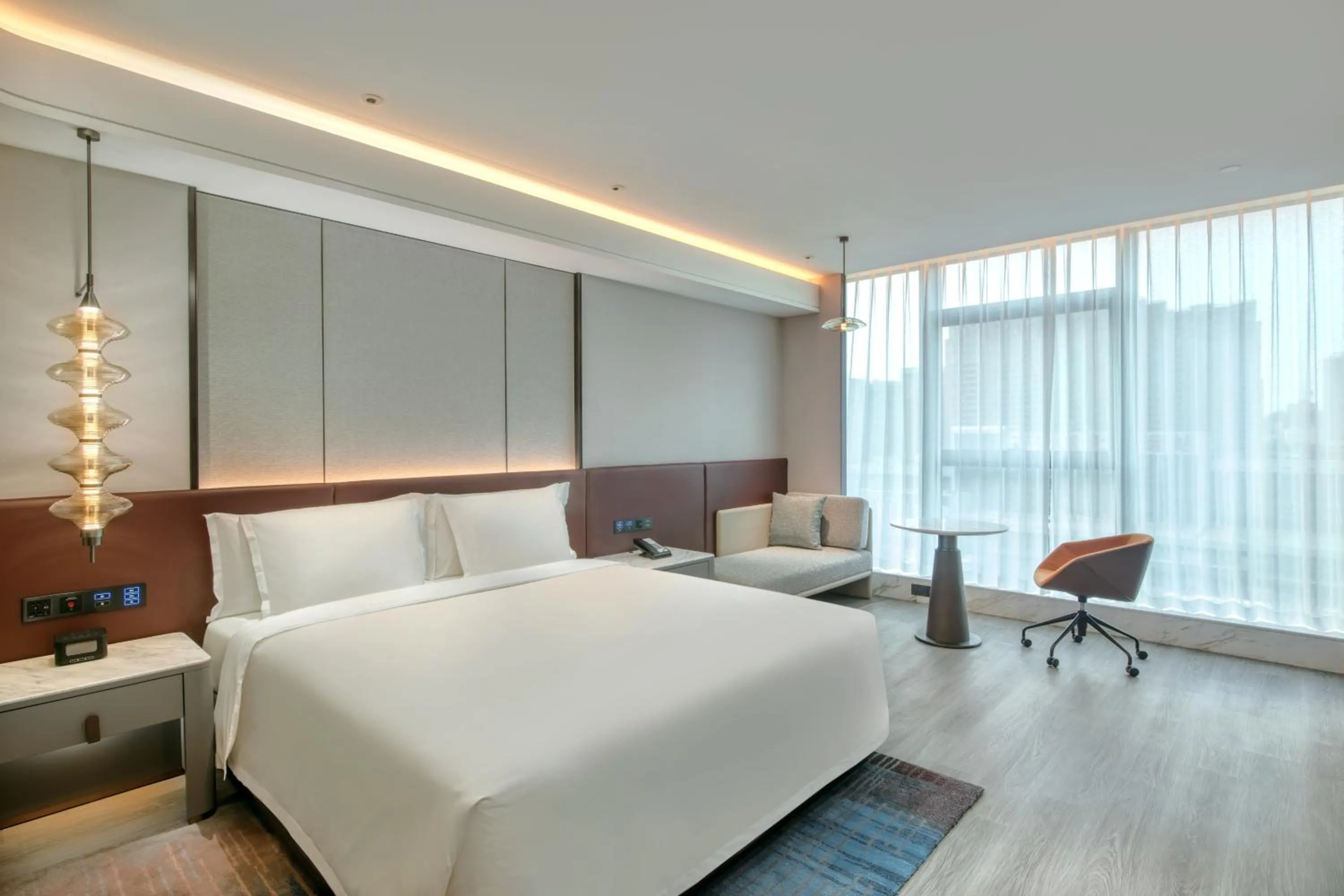 Bed in Crowne Plaza Xi'an Weiyang by IHG