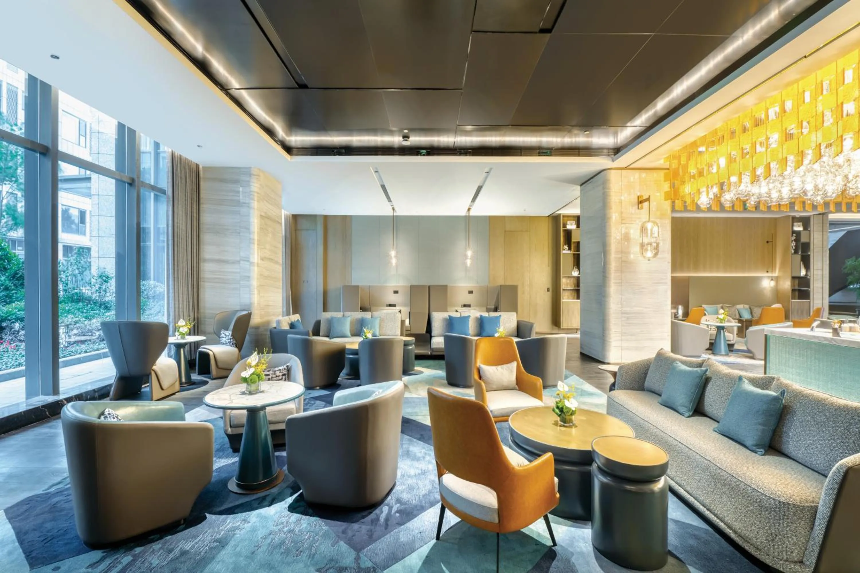 Lounge or bar in Crowne Plaza Xi'an Weiyang by IHG