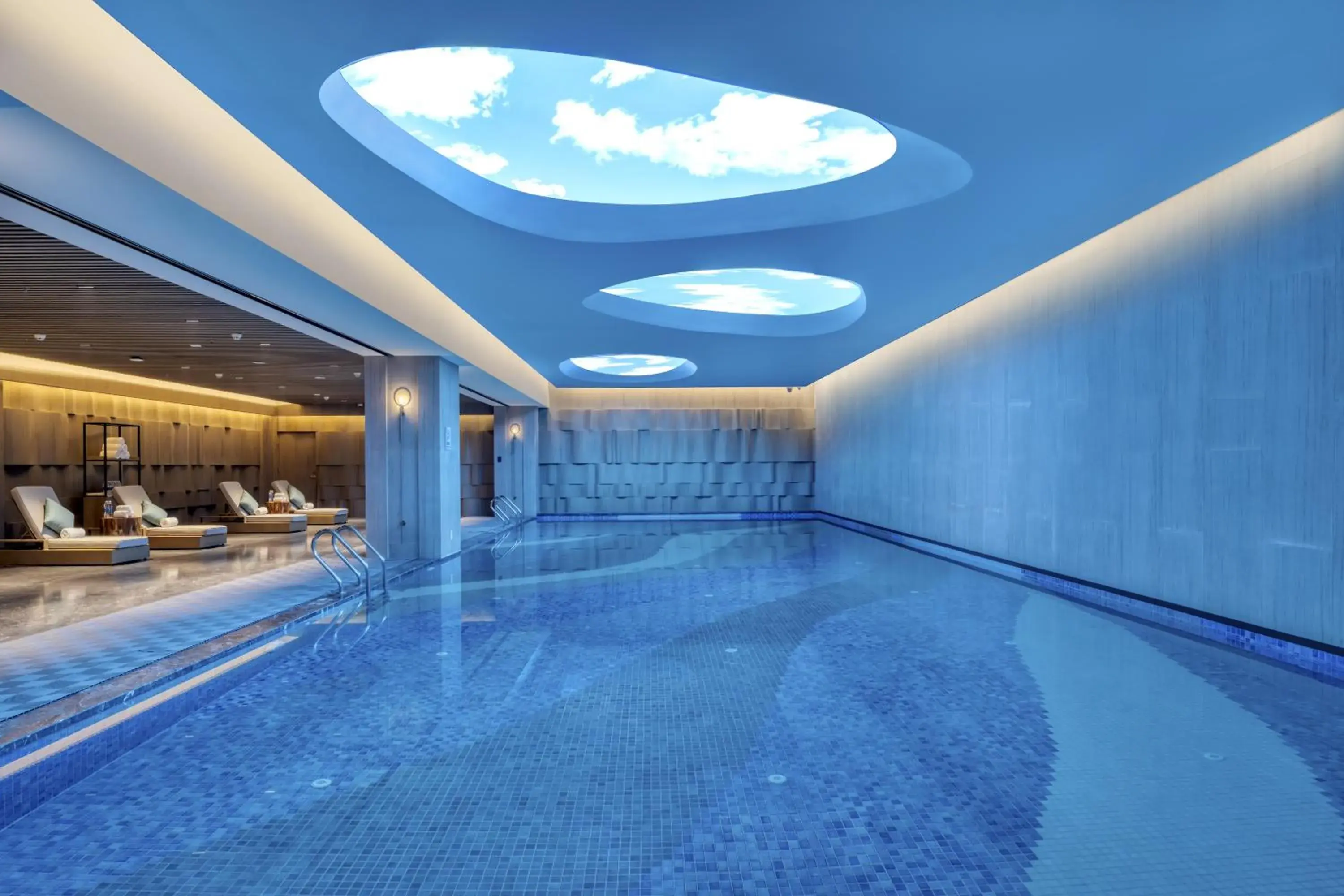 Swimming pool in Crowne Plaza Xi'an Weiyang by IHG Swimming pool in Crowne Plaza Xi'an Weiyang by IHG