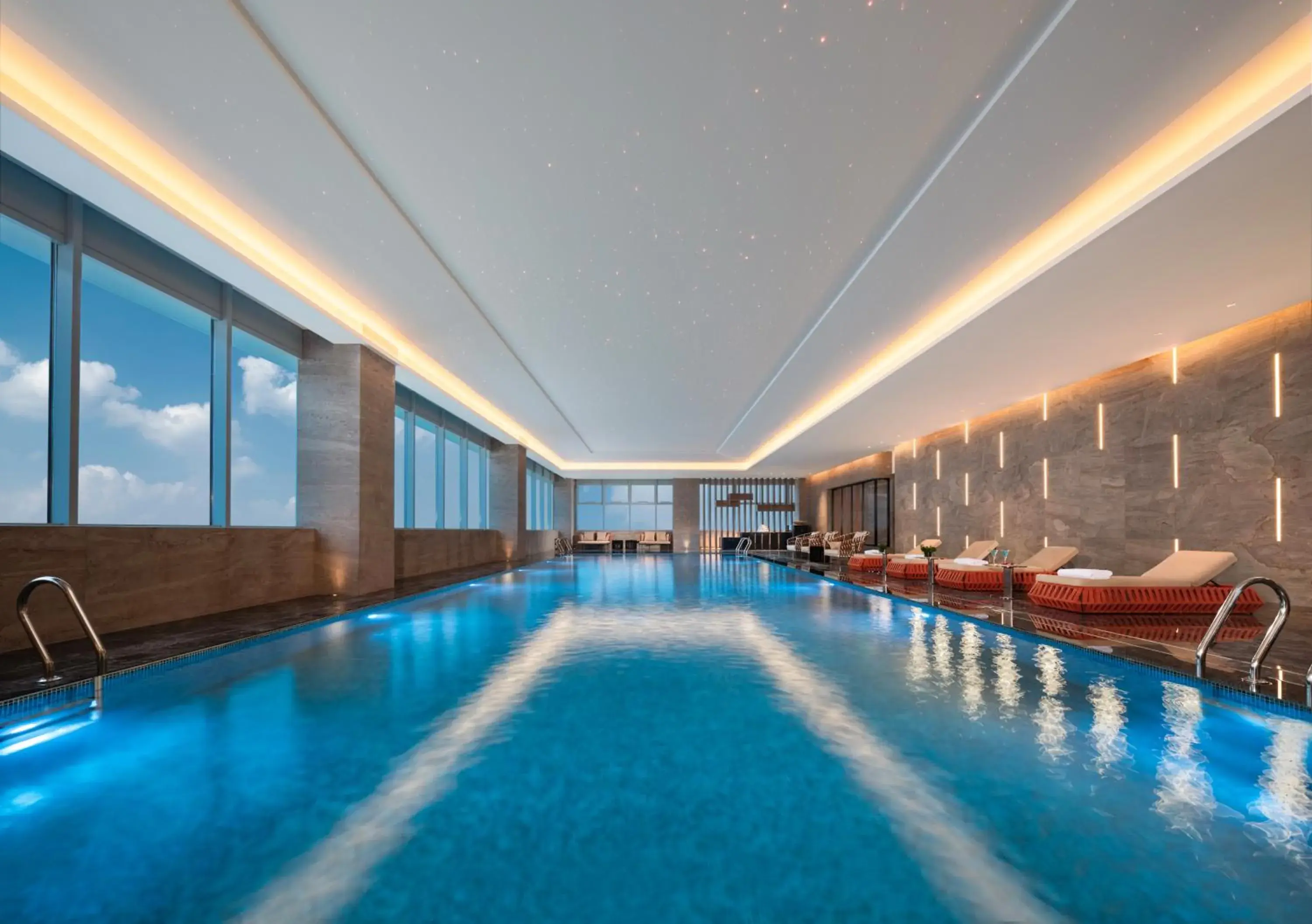 Pool view in Holiday Inn Shijiazhuang High-tech Zone by IHG Pool view in Holiday Inn Shijiazhuang High-tech Zone by IHG