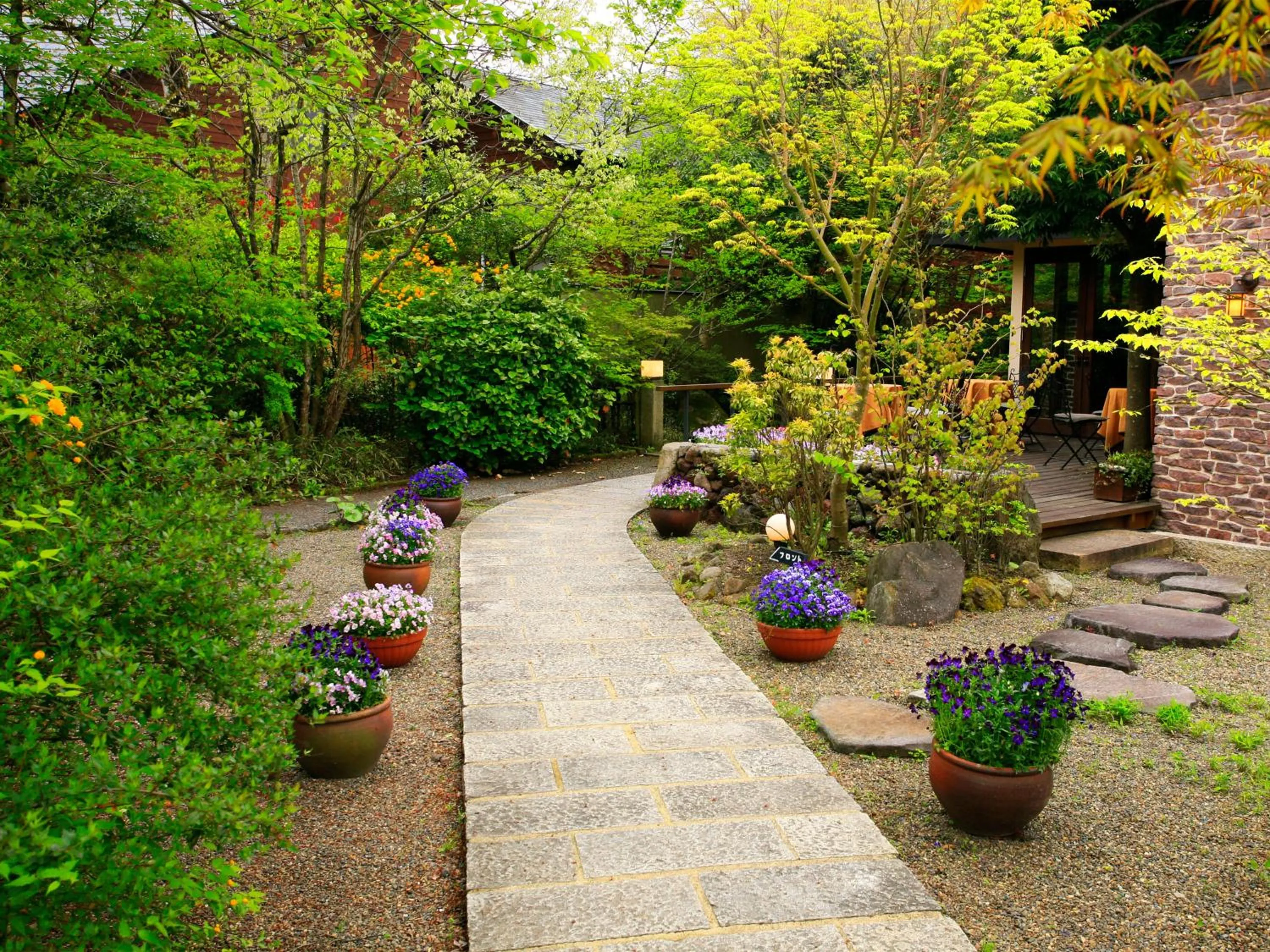 Garden in Yufuin Onsen Ryokan Hananomai
